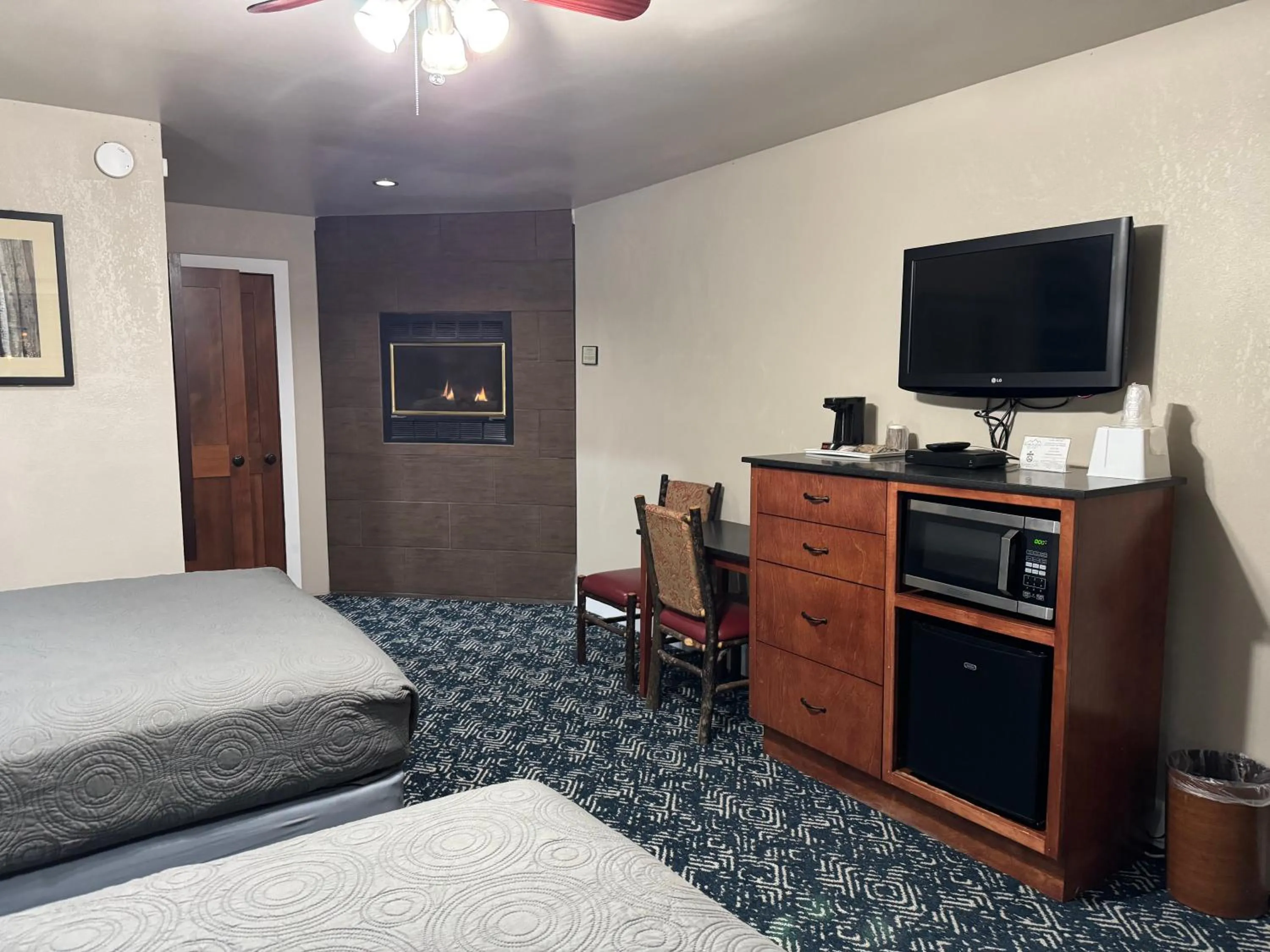 TV and multimedia in Avalon Lodge South Lake Tahoe