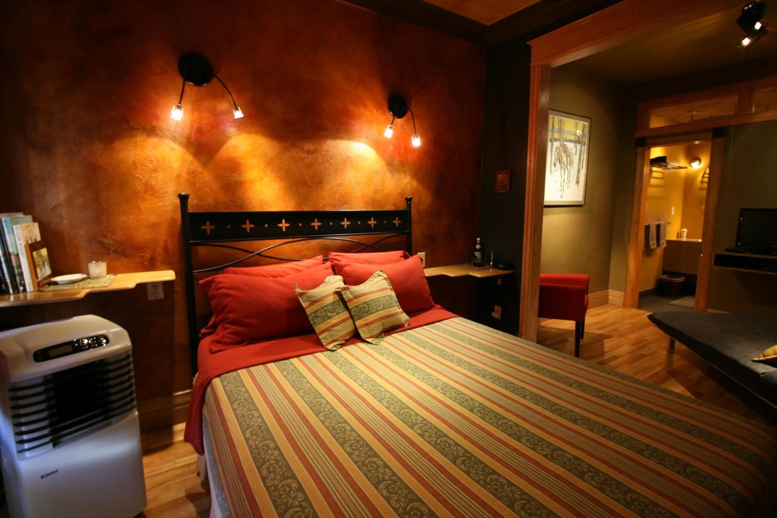 Photo of the whole room, Bed in A La Carte Bed & Breakfast