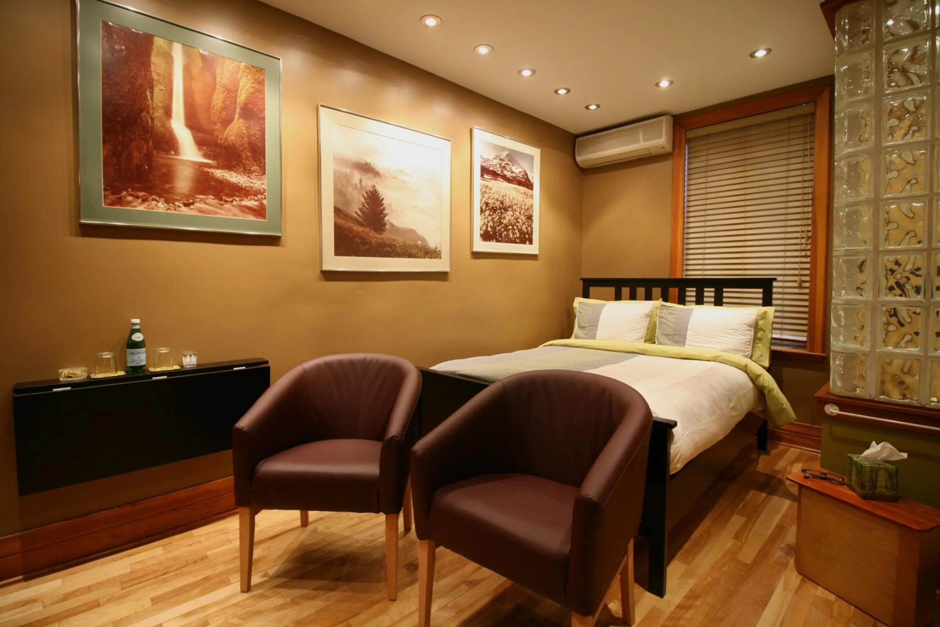 Bed in A La Carte Bed & Breakfast