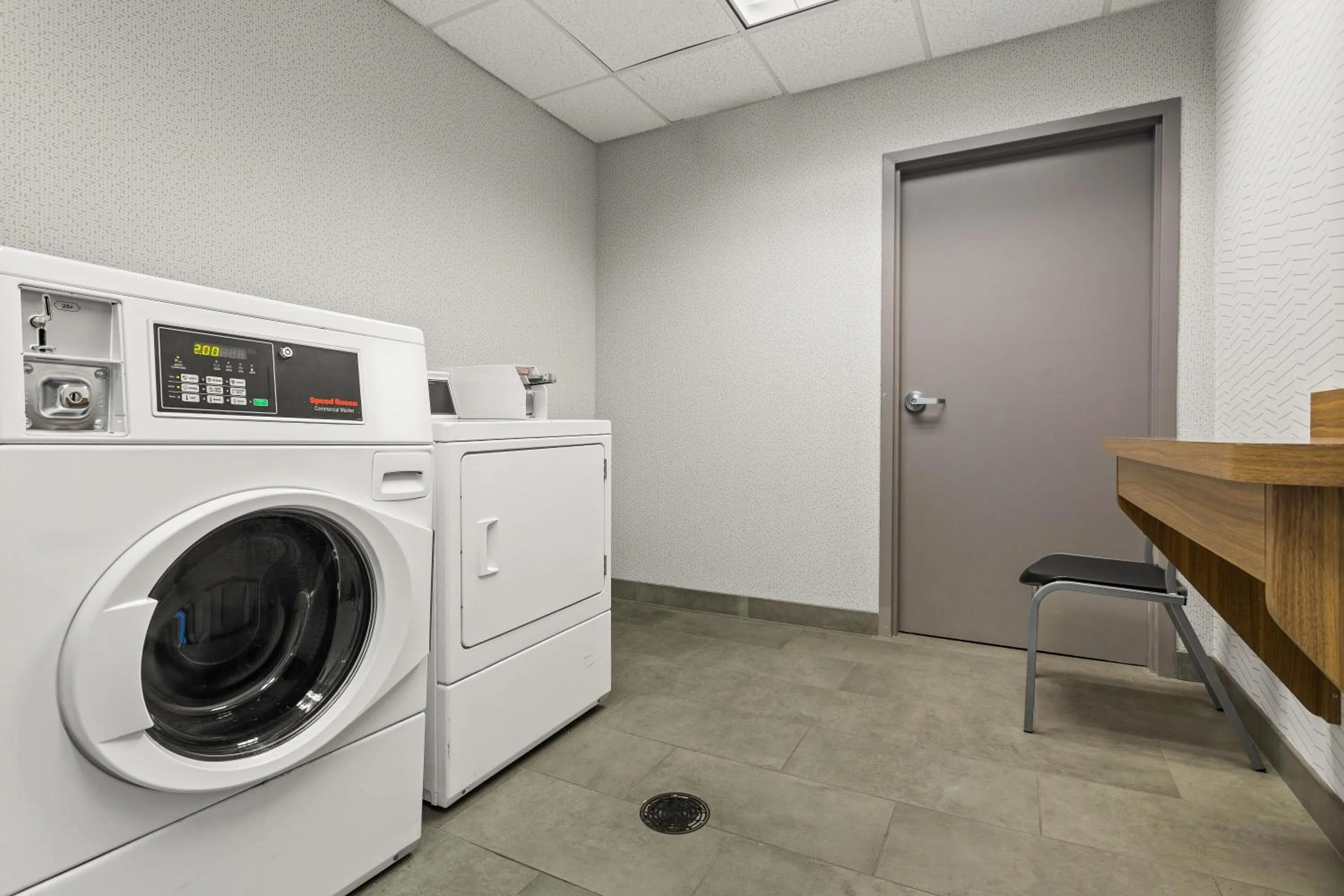 laundry in Hampton Inn & Suites Port Richey
