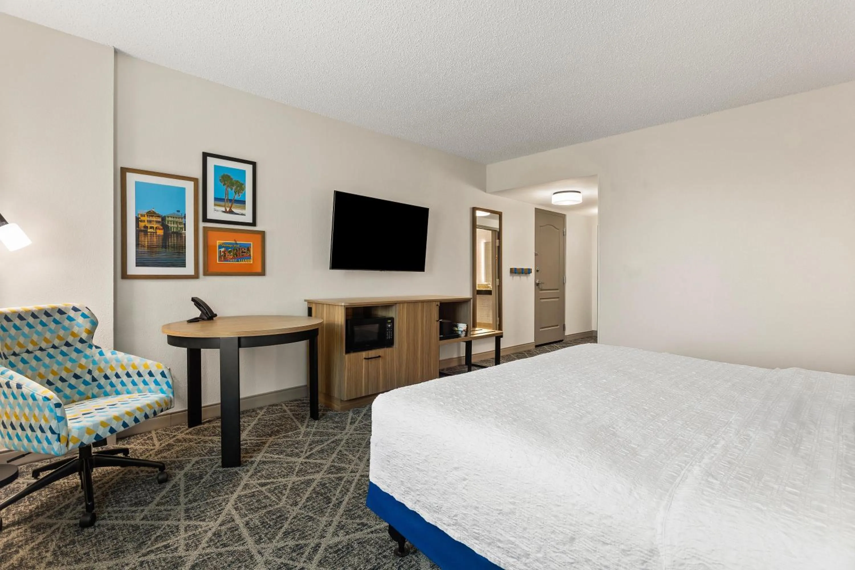 Bedroom, Bed in Hampton Inn & Suites Port Richey