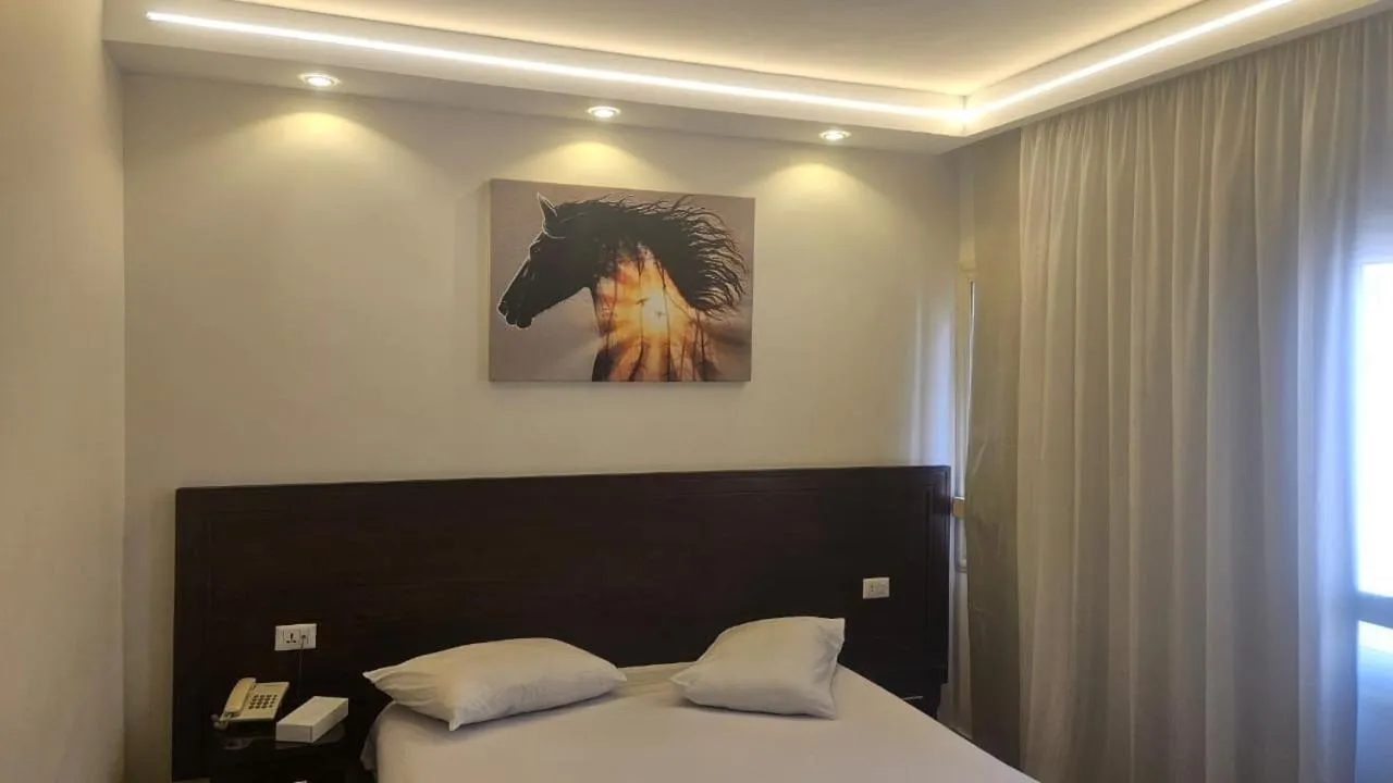 Bedroom, Bed in Salma Hotel Cairo