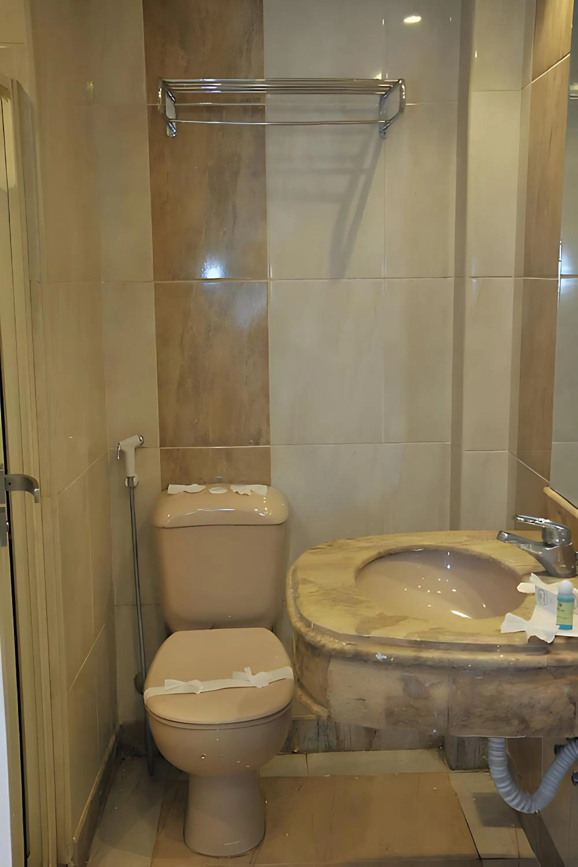 Bathroom in Salma Hotel Cairo