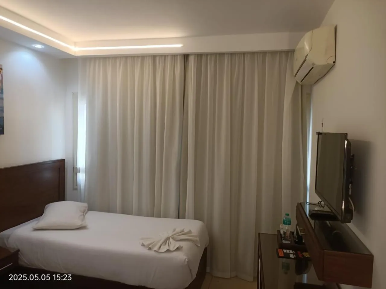 Bedroom, Bed in Salma Hotel Cairo