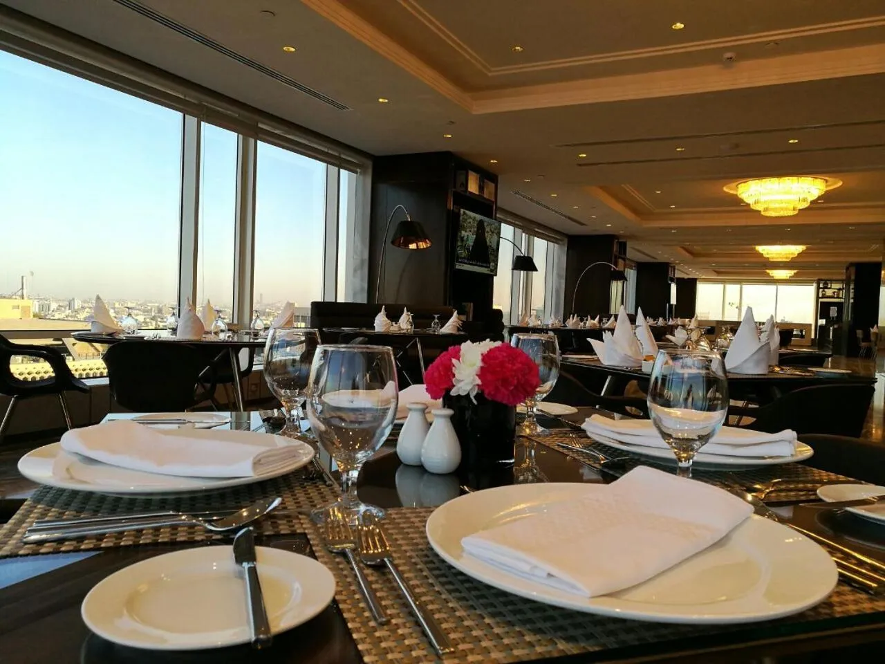 Restaurant/places to eat in Braira Al Wezarat