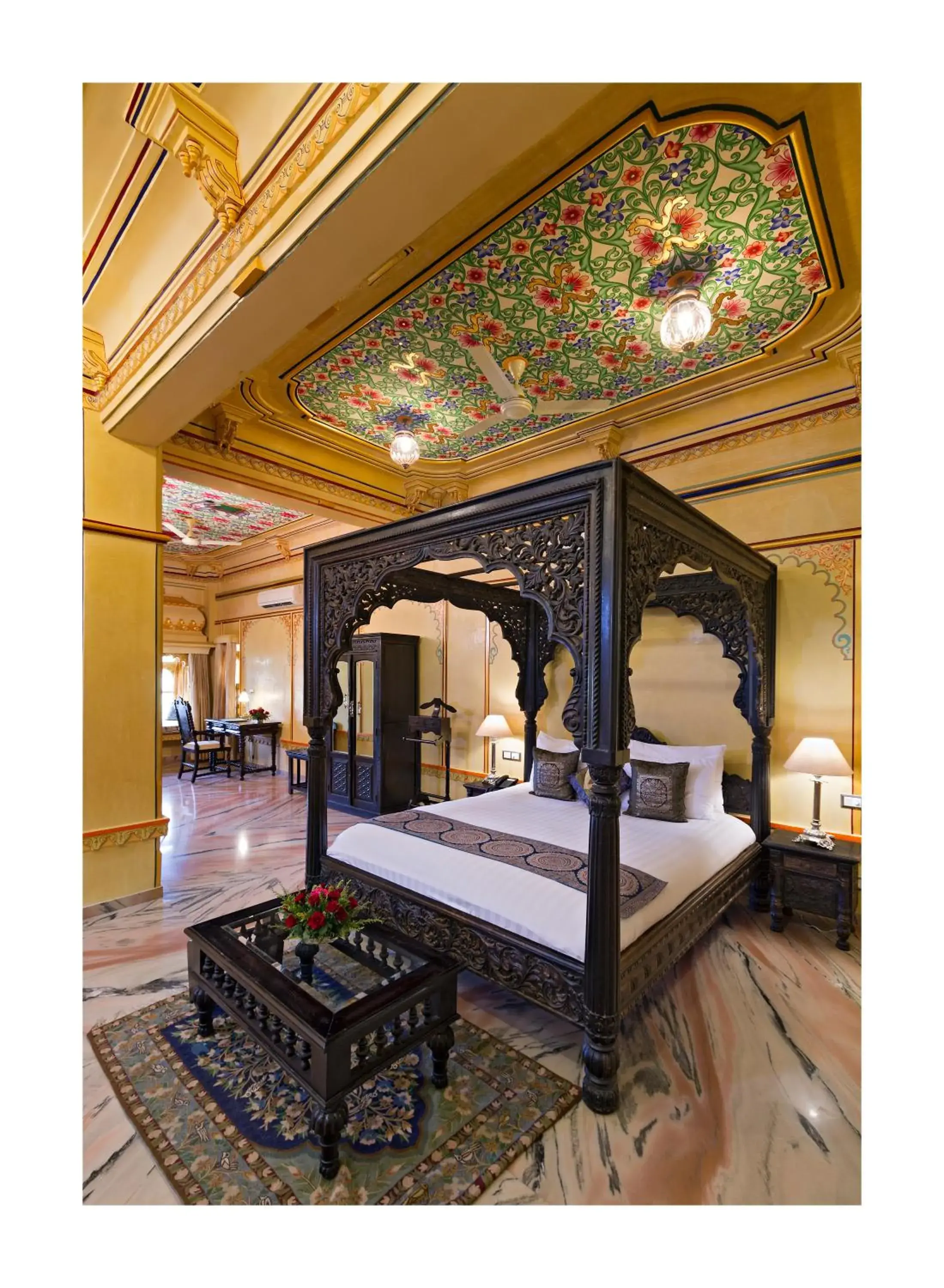 Grand Historical Suite in Chunda Palace Grand Historical Suite in Chunda Palace