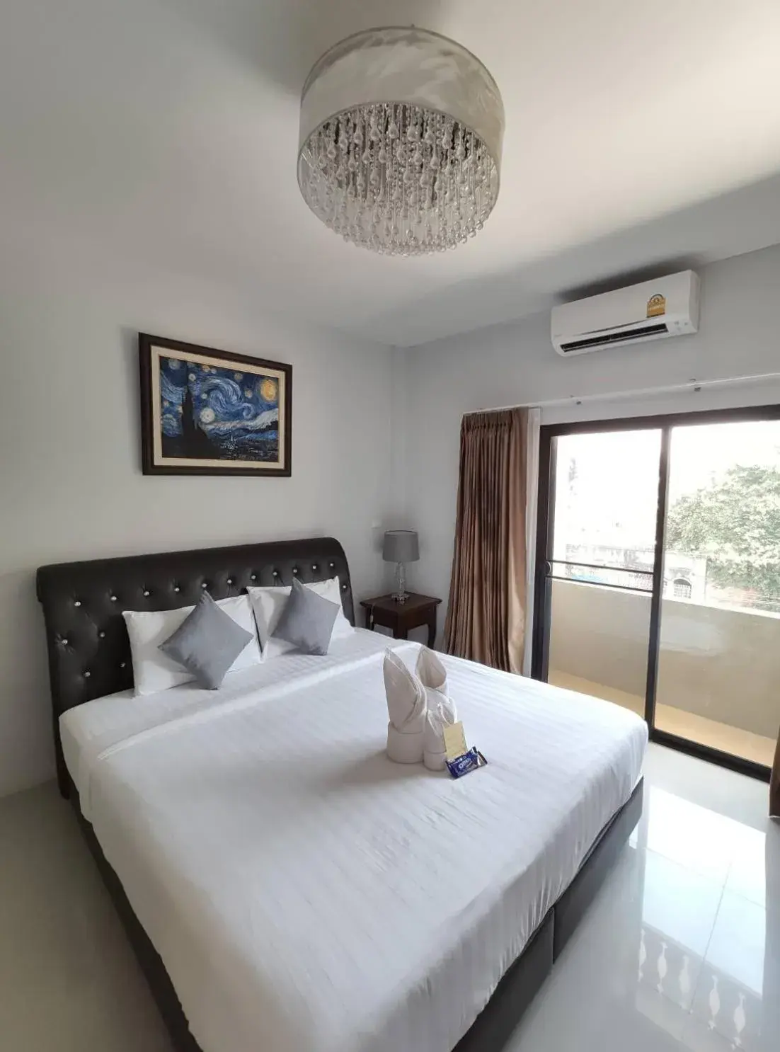 King Room with Garden View in Bann Tawan Hostel Chiang Rai King Room with Garden View in Bann Tawan Hostel Chiang Rai