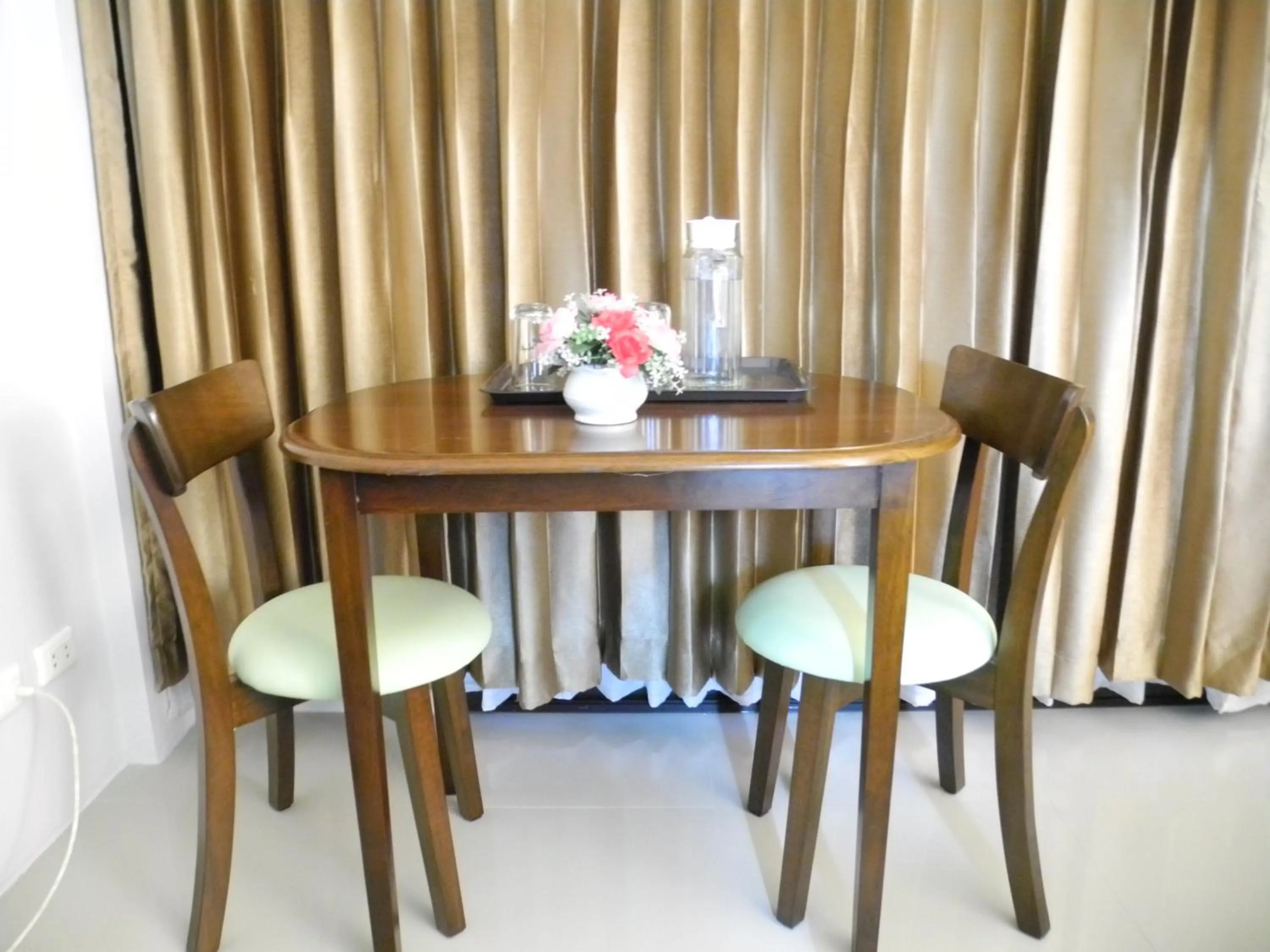 Dining area in Bann Tawan Hostel Chiang Rai