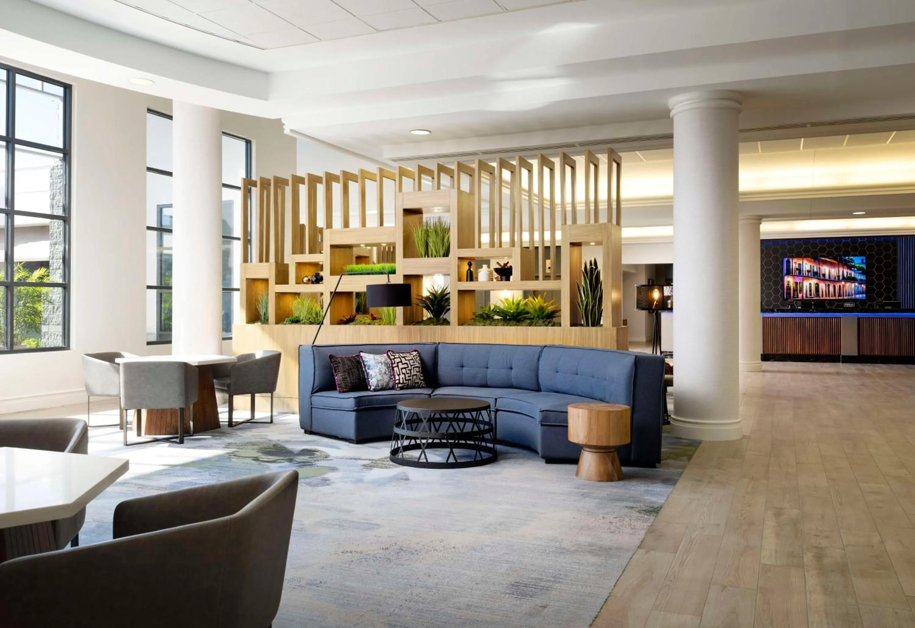 Lobby or reception in Hilton New Orleans Airport