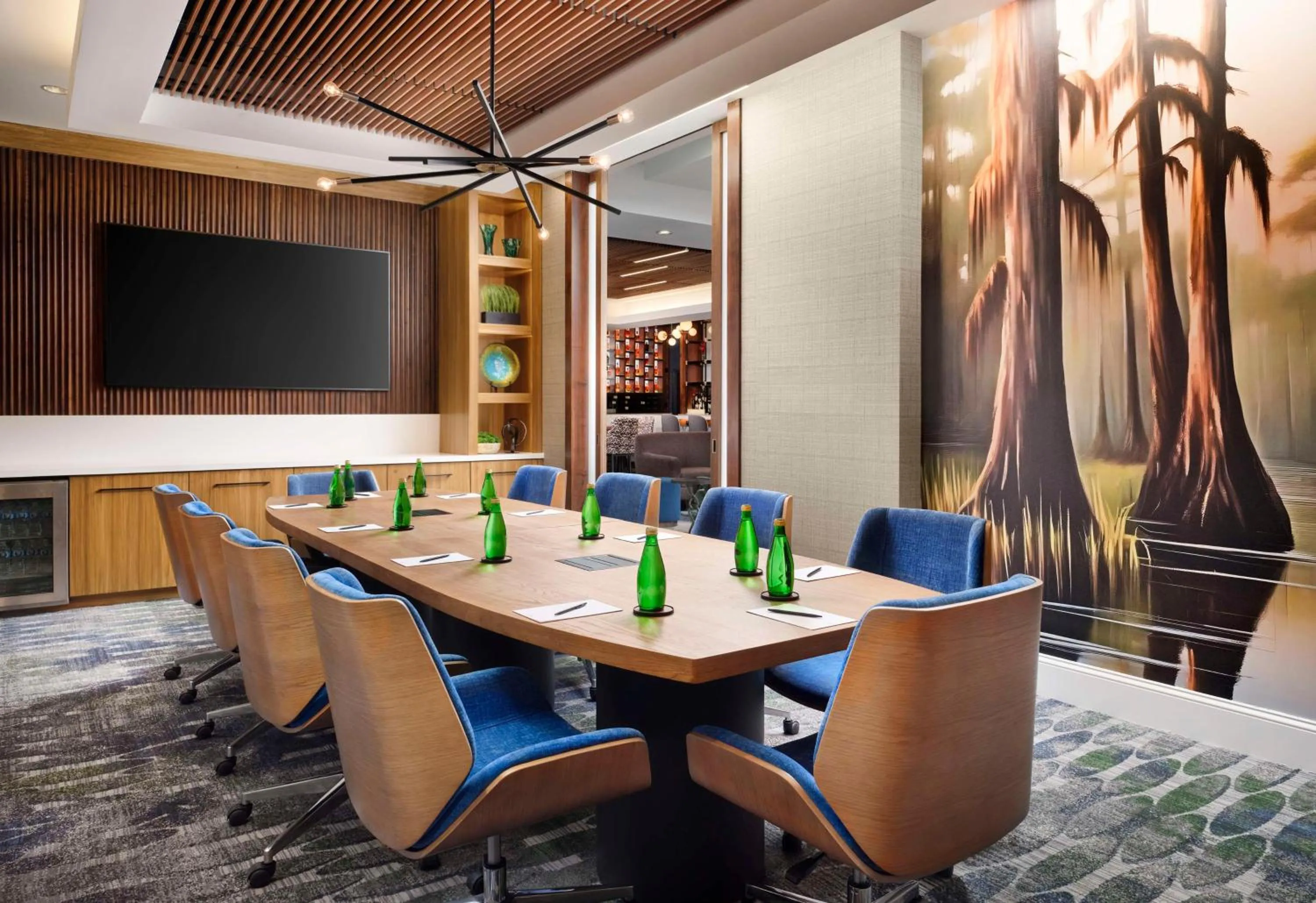 Restaurant/places to eat in Hilton New Orleans Airport