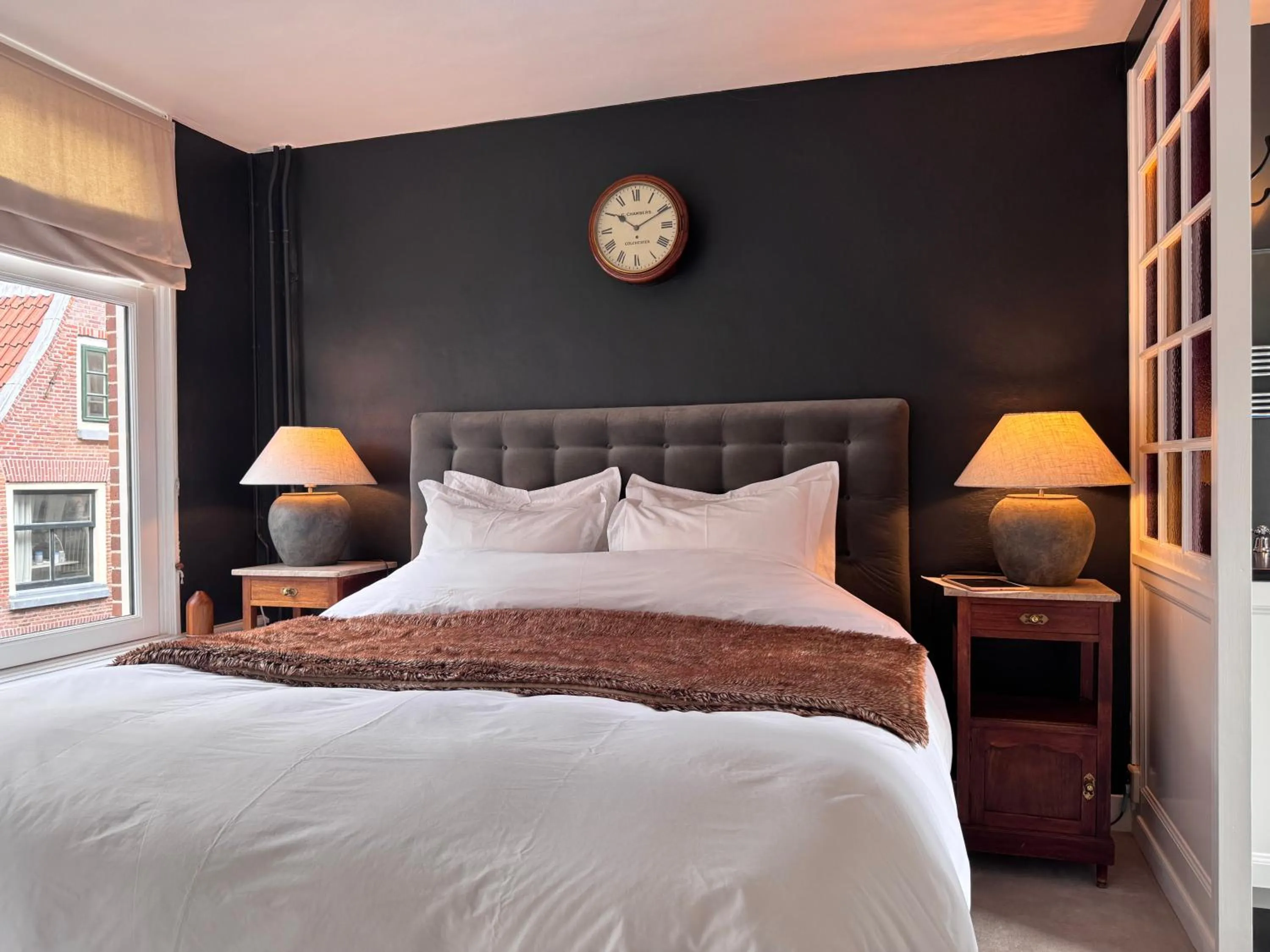 Toilet, Bed in The Lastage Inn - Bed & Breakfast