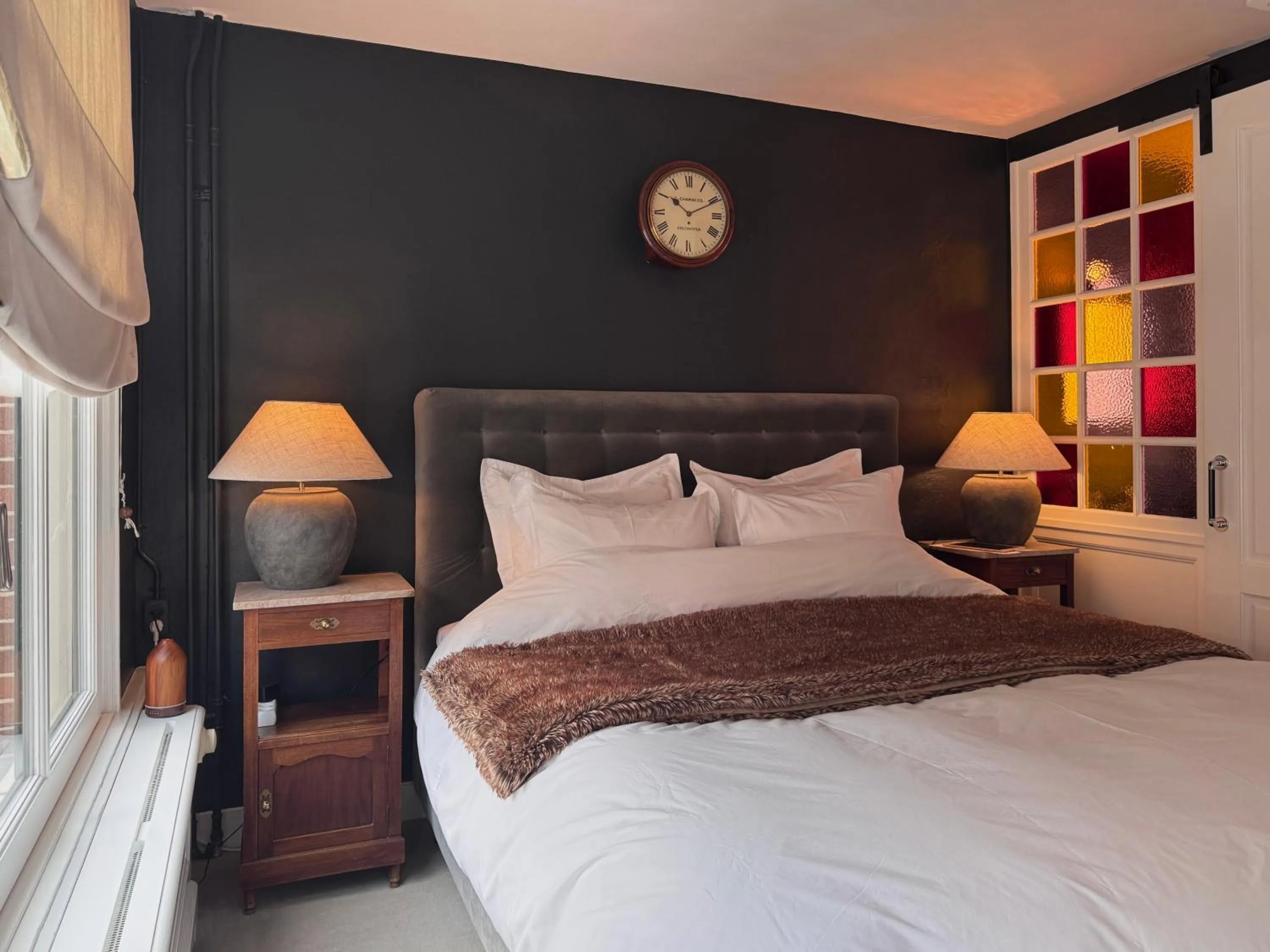 Toilet, Bed in The Lastage Inn - Bed & Breakfast