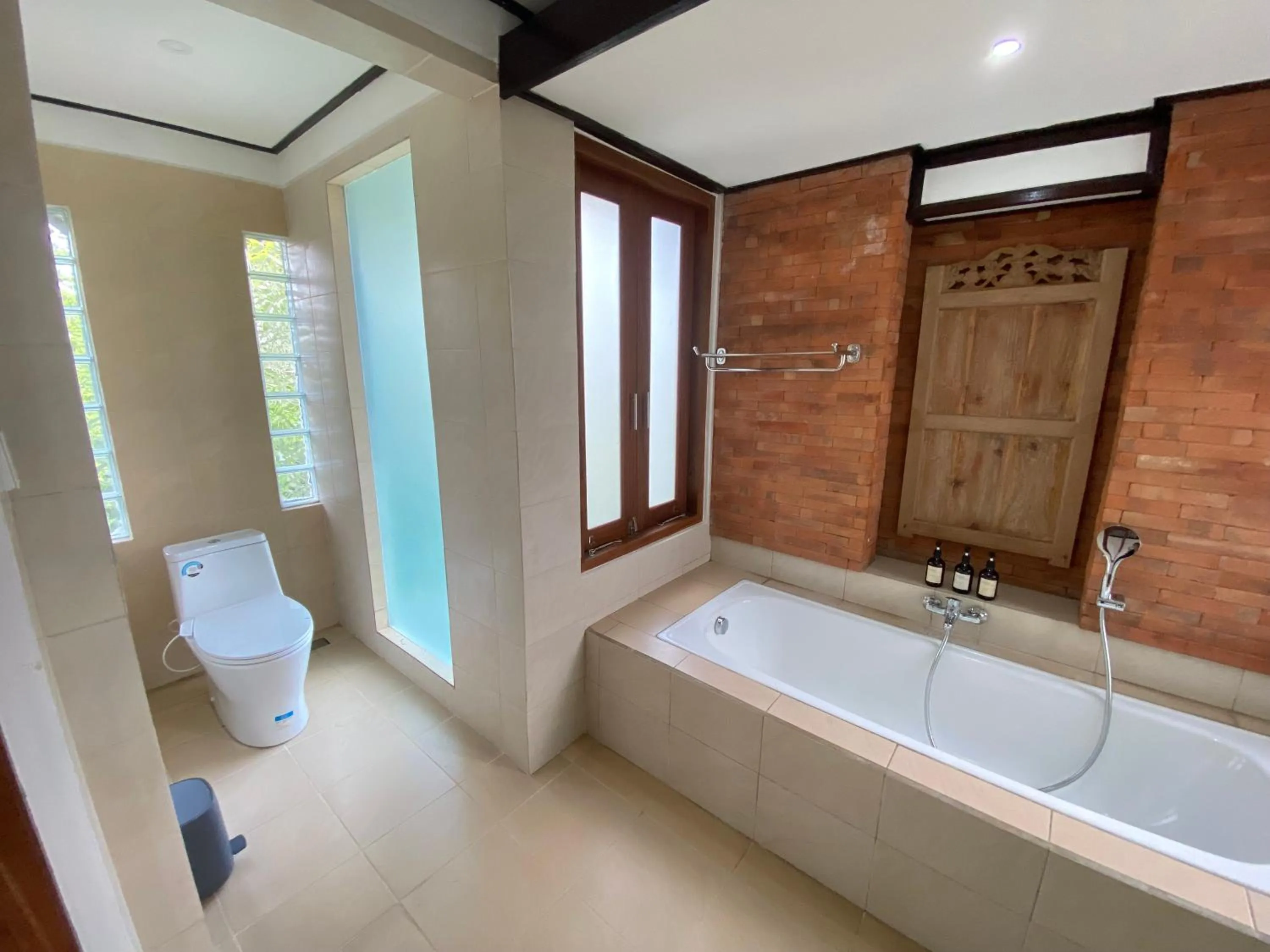 Shower in Gusde Tranquil Villas by EPS