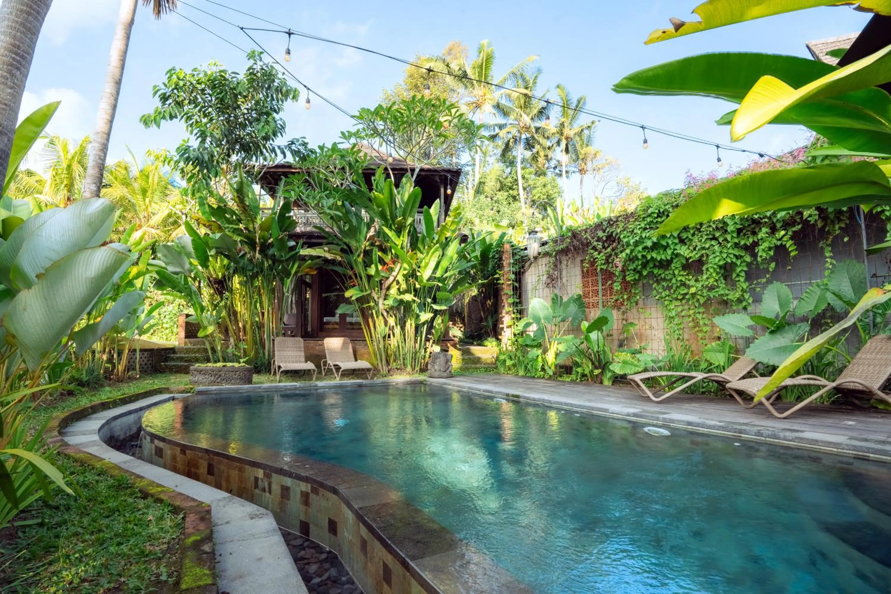 Spring in Gusde Tranquil Villas by EPS