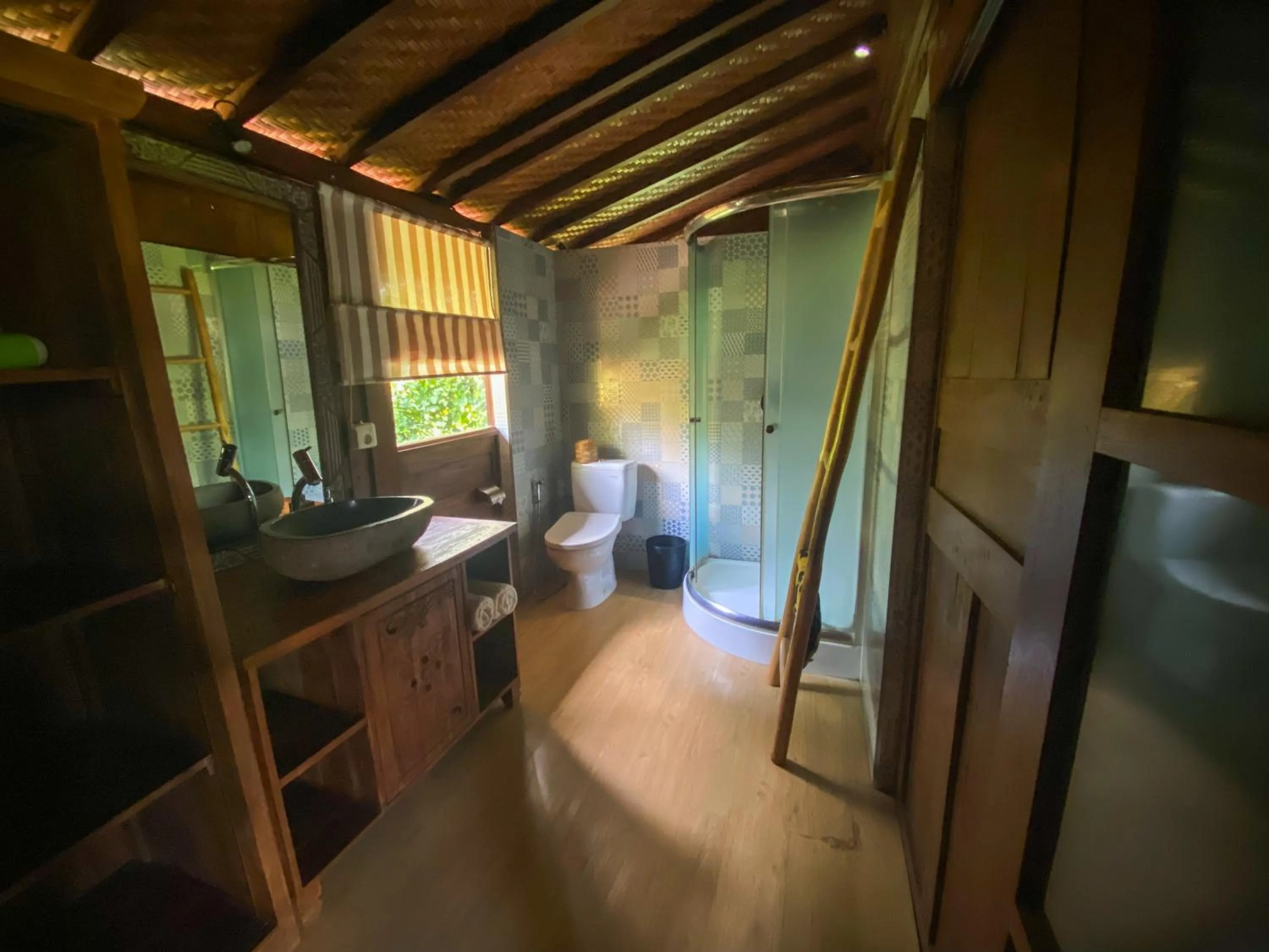 Shower in Gusde Tranquil Villas by EPS