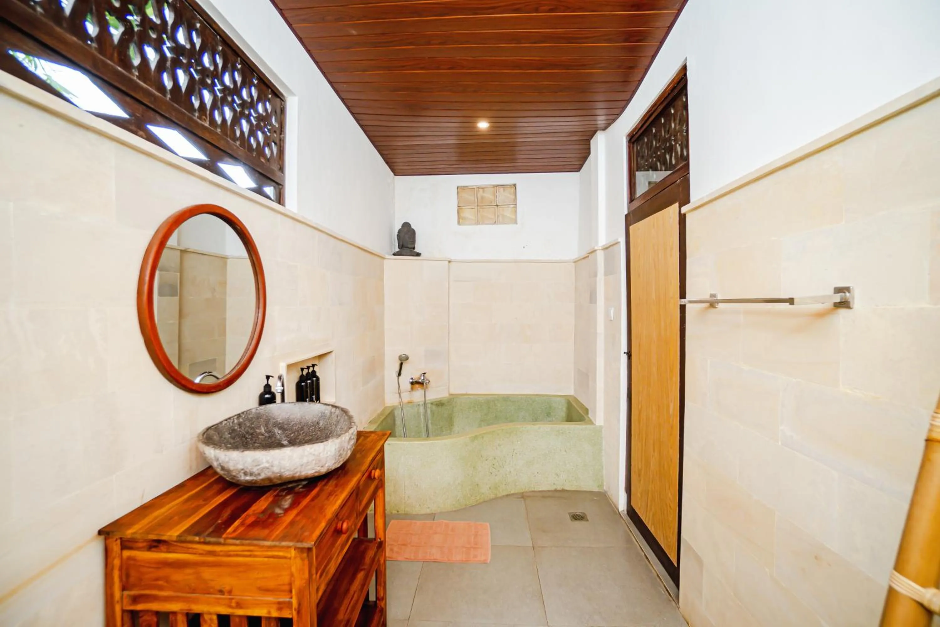 Bathroom in Gusde Tranquil Villas by EPS