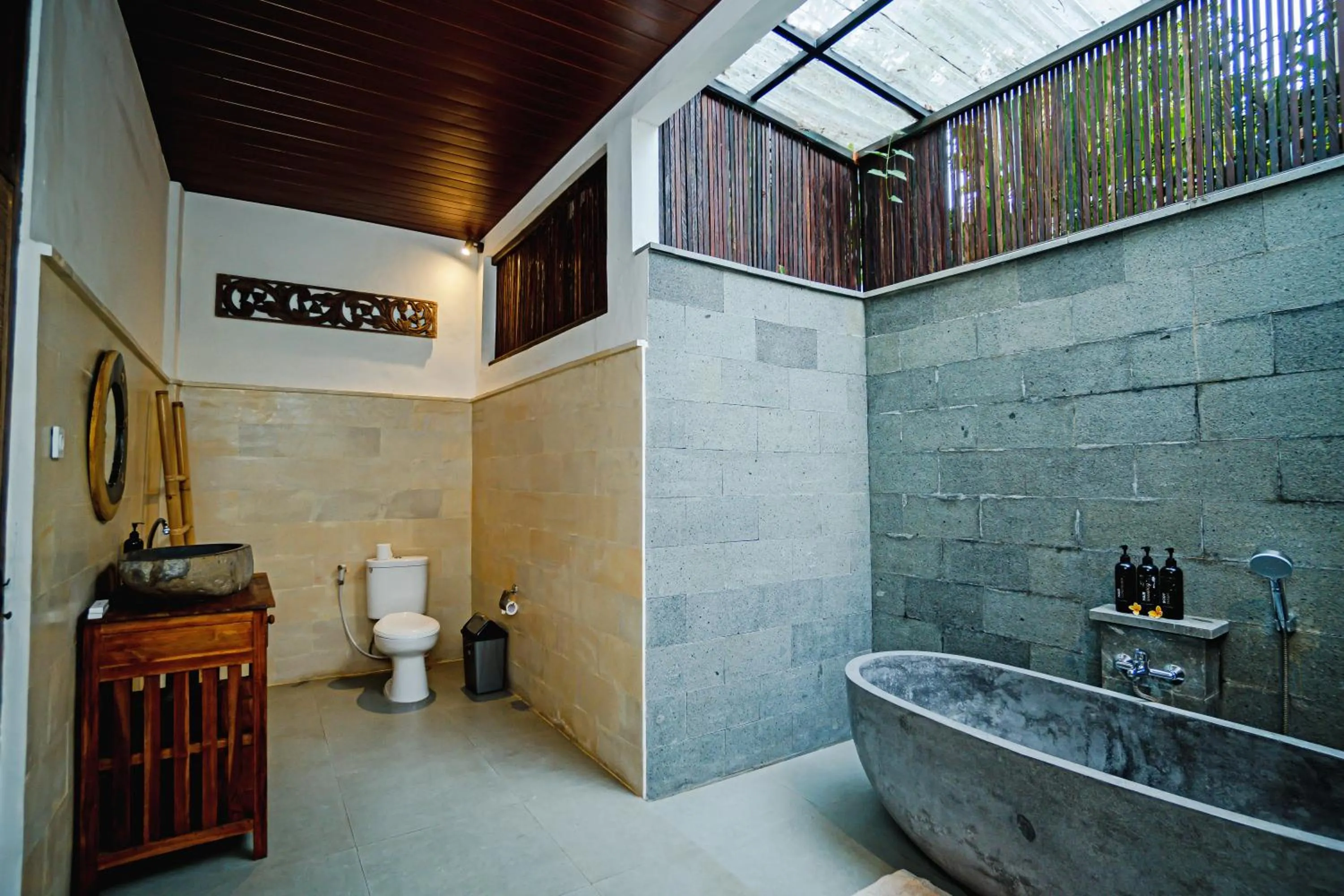 Shower in Gusde Tranquil Villas by EPS