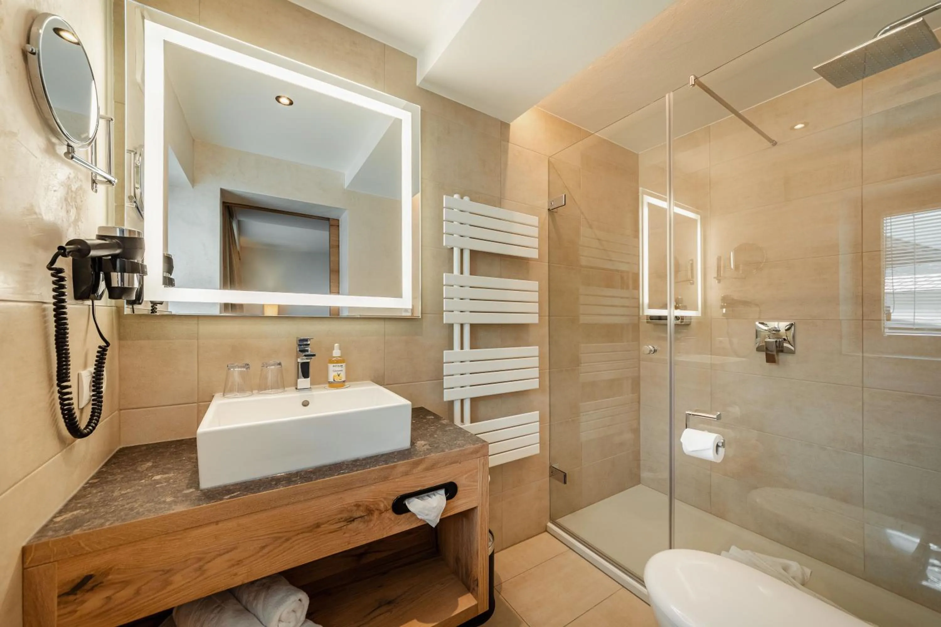 Bathroom in Kräuterhotel Hochzillertal