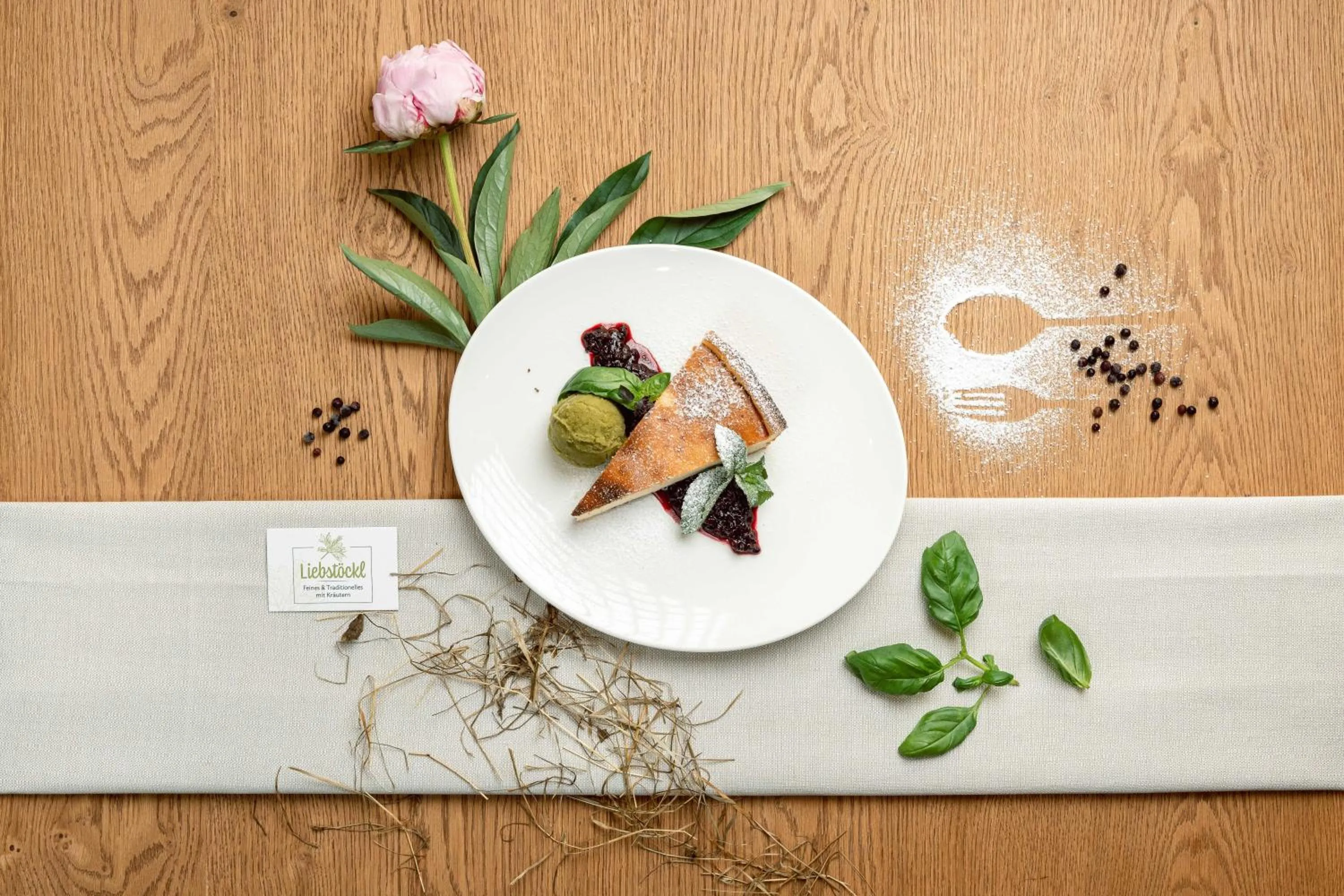 Restaurant/places to eat in Kräuterhotel Hochzillertal