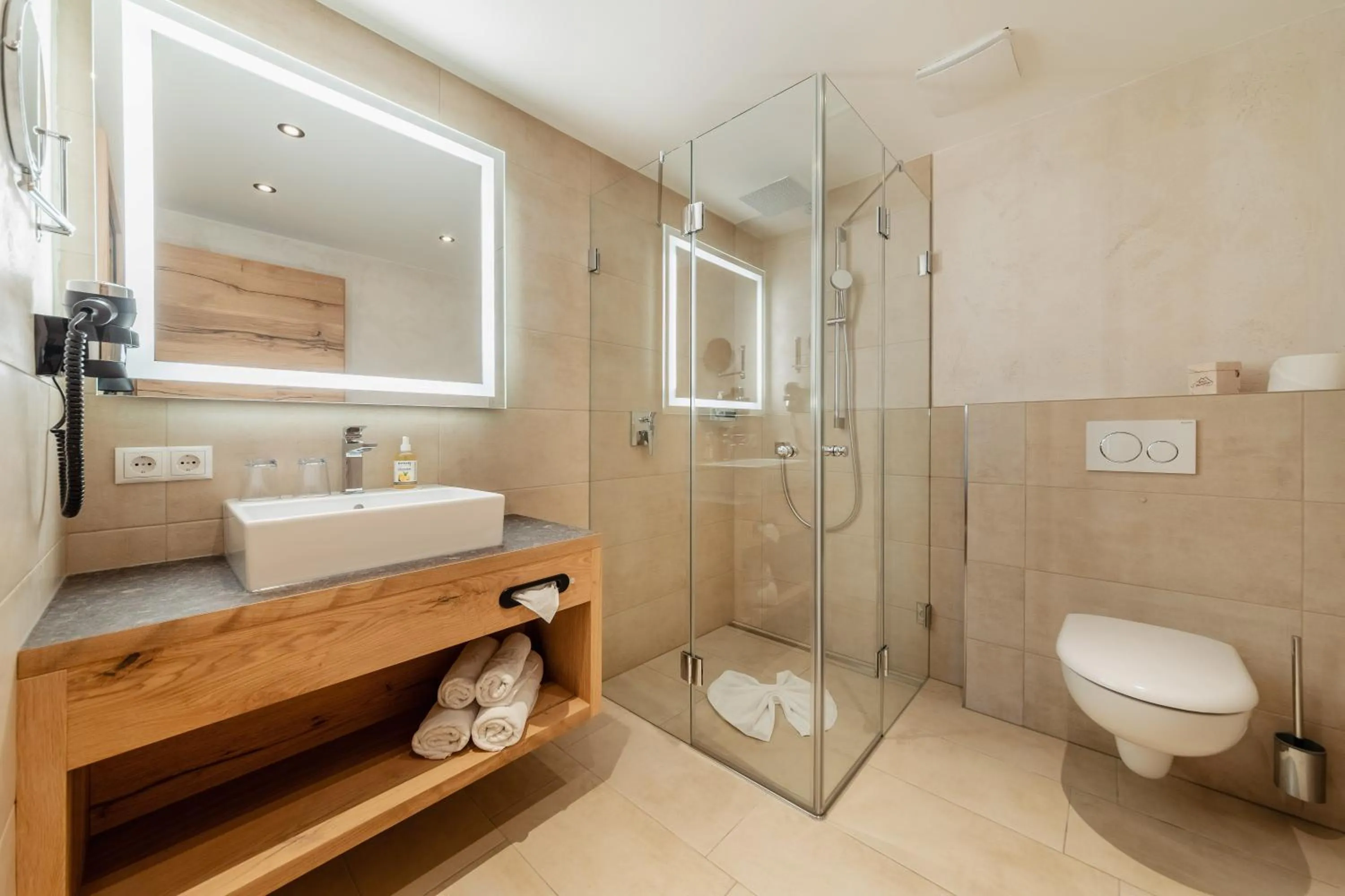 Shower in Kräuterhotel Hochzillertal