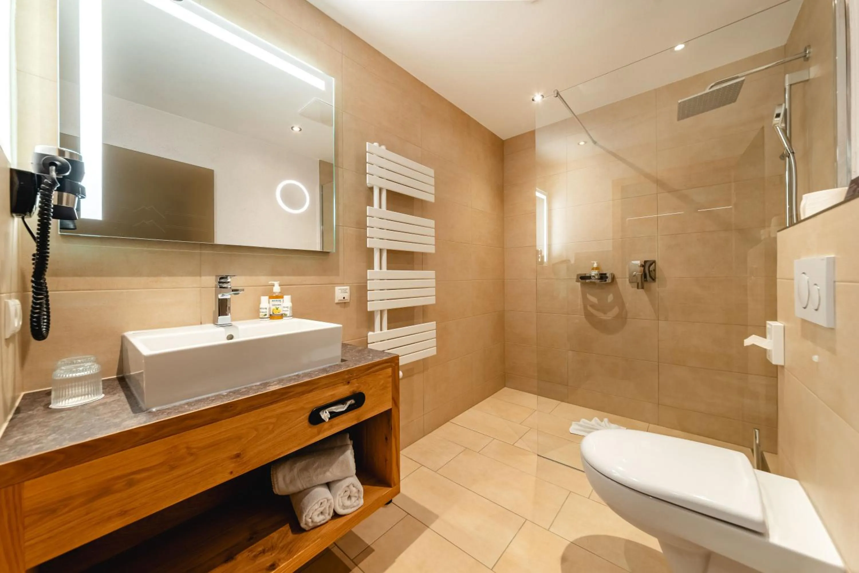 Bathroom in Kräuterhotel Hochzillertal