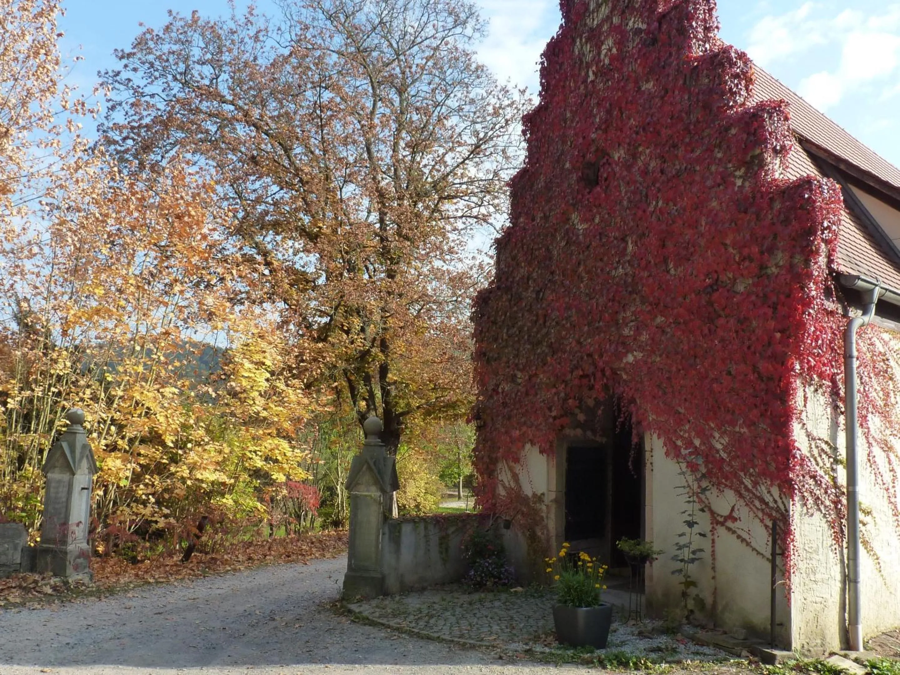Property building in Hotel & Restaurant Schloss Weißenburg