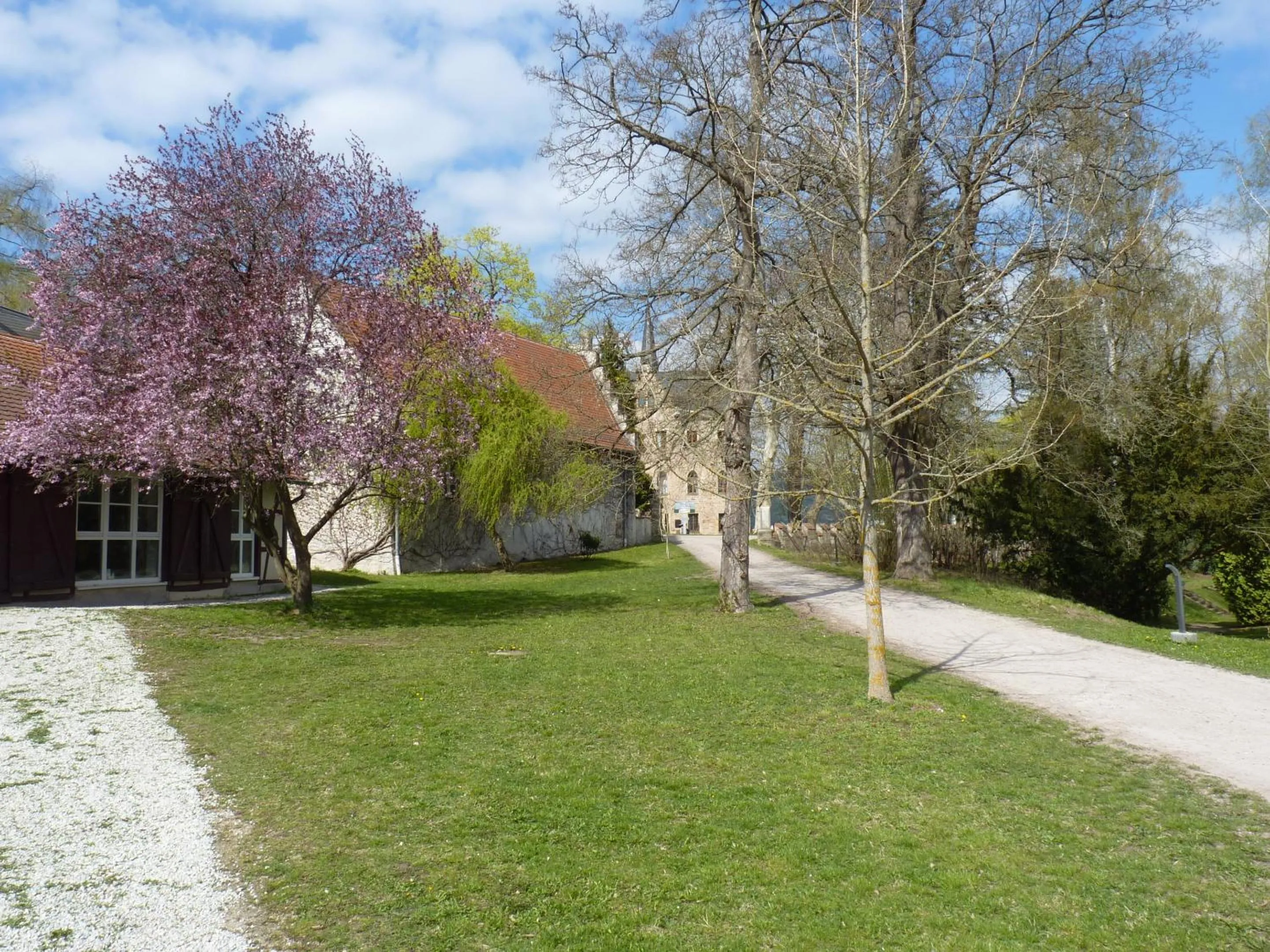 Property building in Hotel & Restaurant Schloss Weißenburg