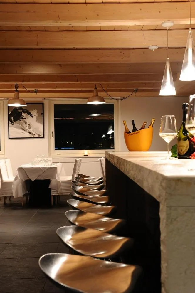 Restaurant/places to eat in Muu Village