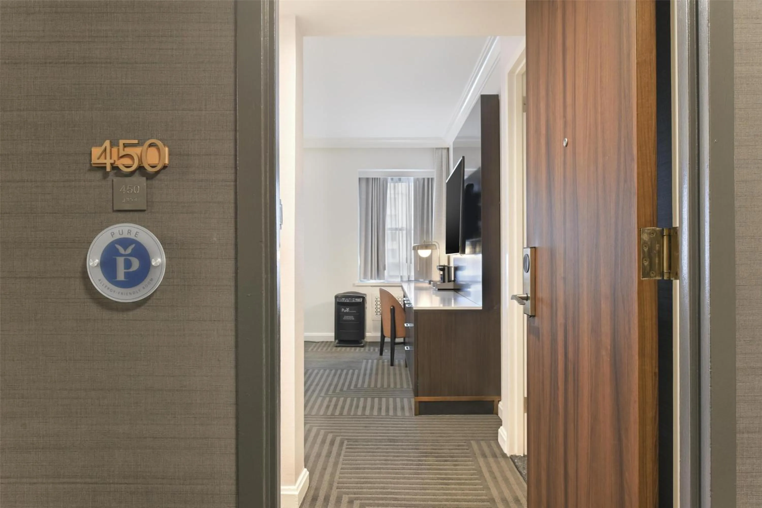 Photo of the whole room in Capital Hilton