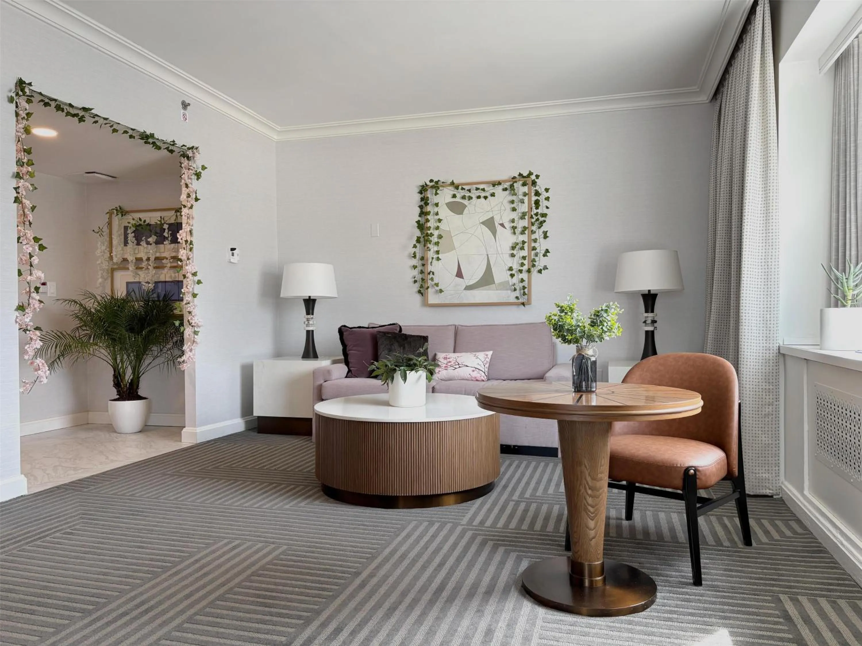 Living room in Capital Hilton