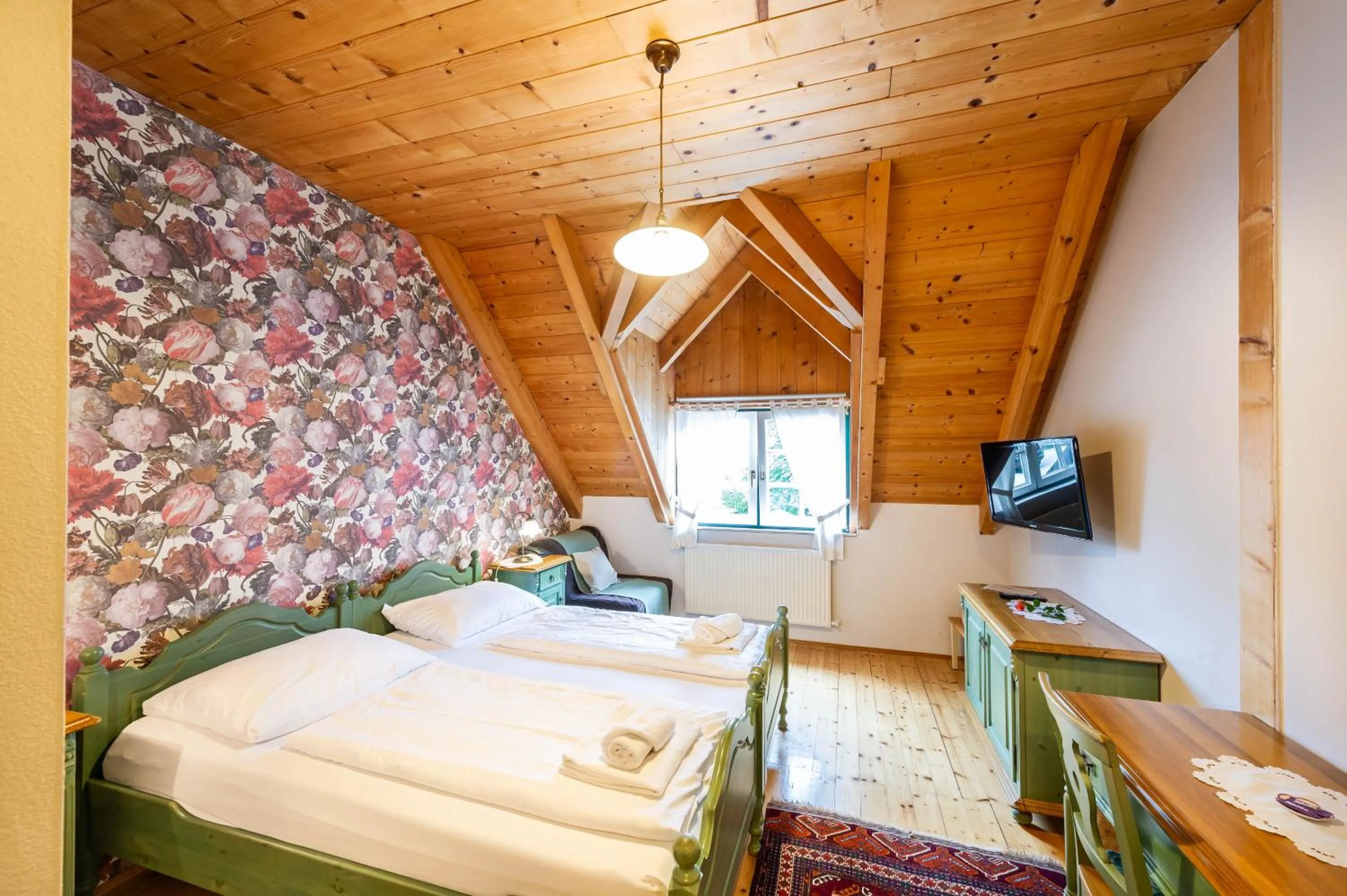 Bed in Stoffbauer GmbH