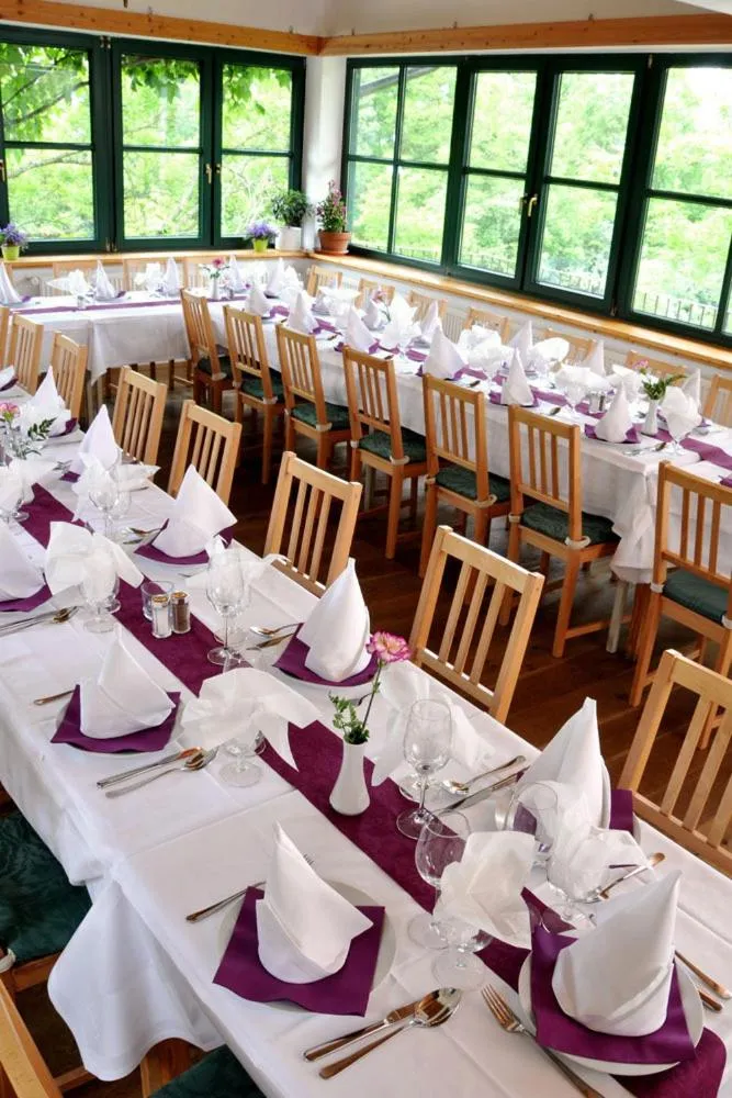 Restaurant/places to eat in Stoffbauer GmbH