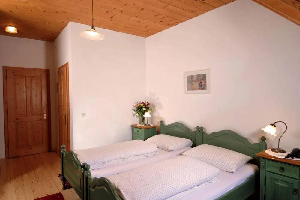 Bed in Stoffbauer GmbH