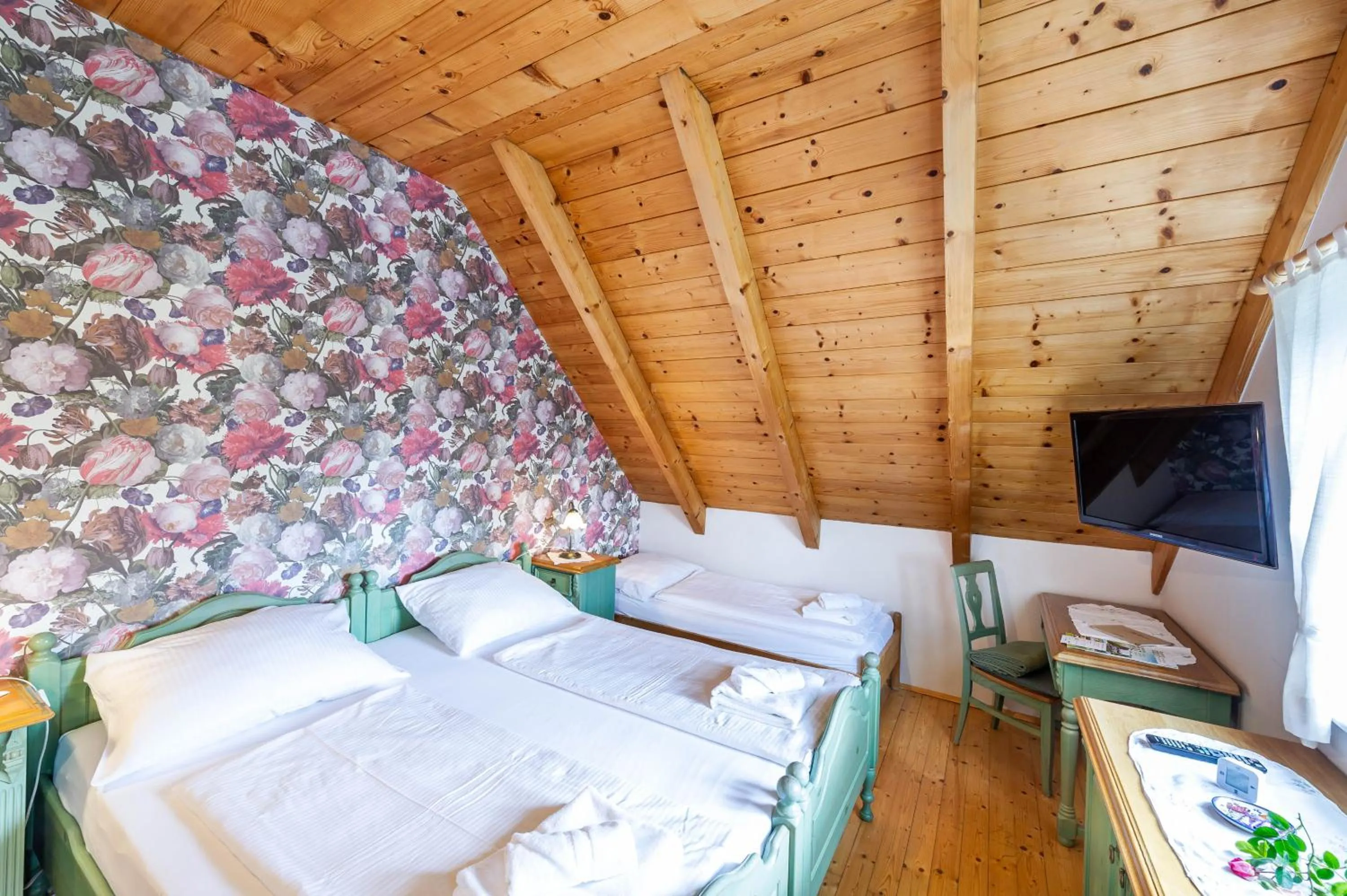 Bed in Stoffbauer GmbH