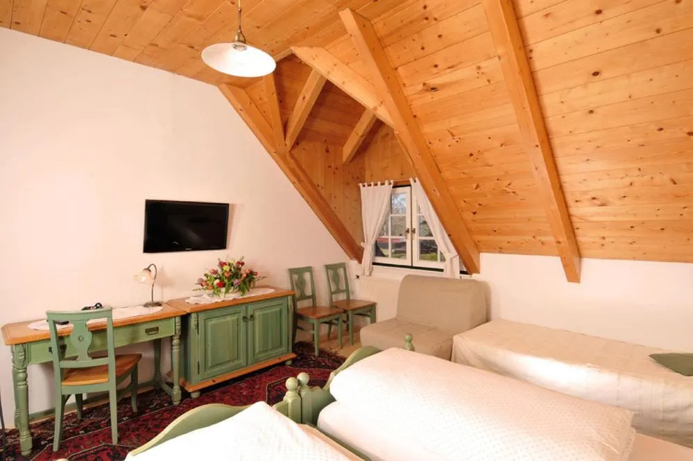 Bed in Stoffbauer GmbH