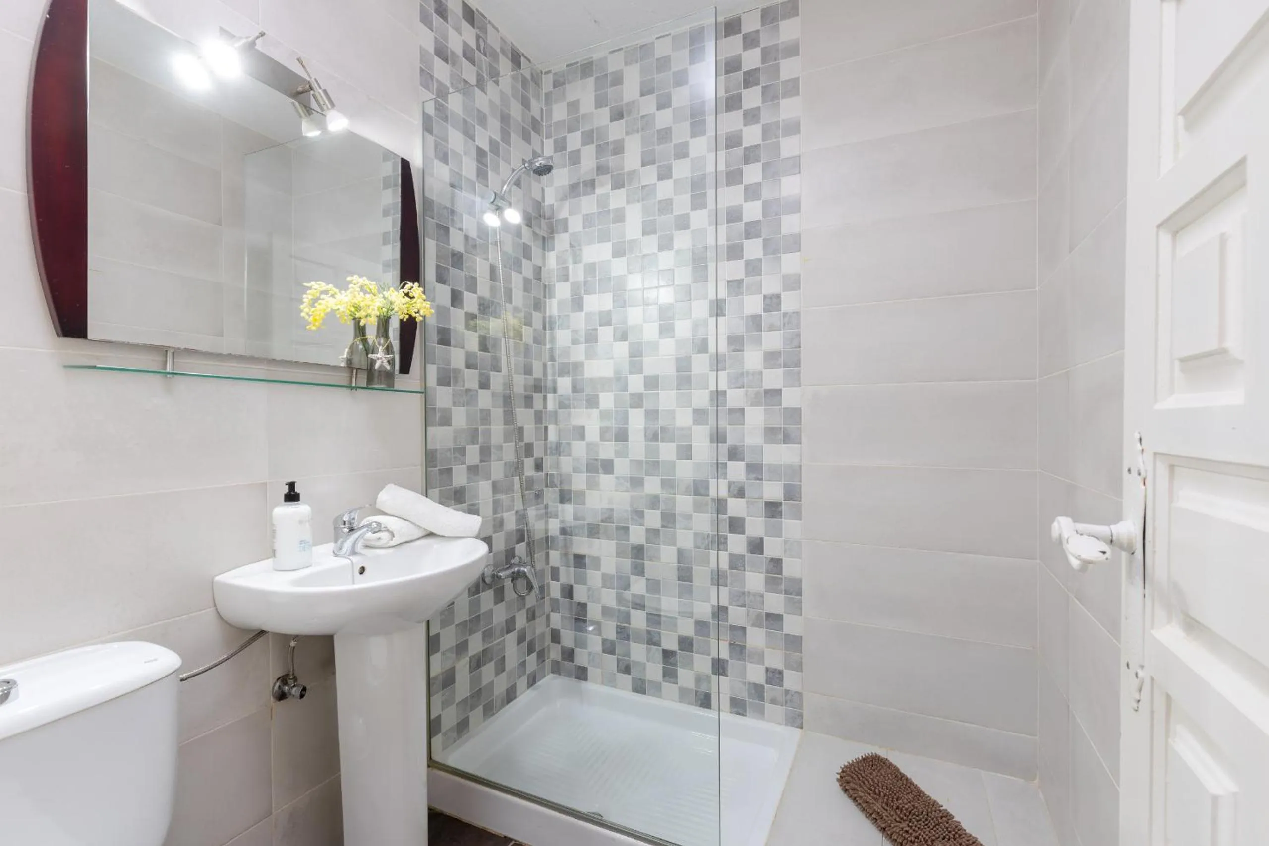 Bathroom in Fidalsa Relax Pool & BBQ