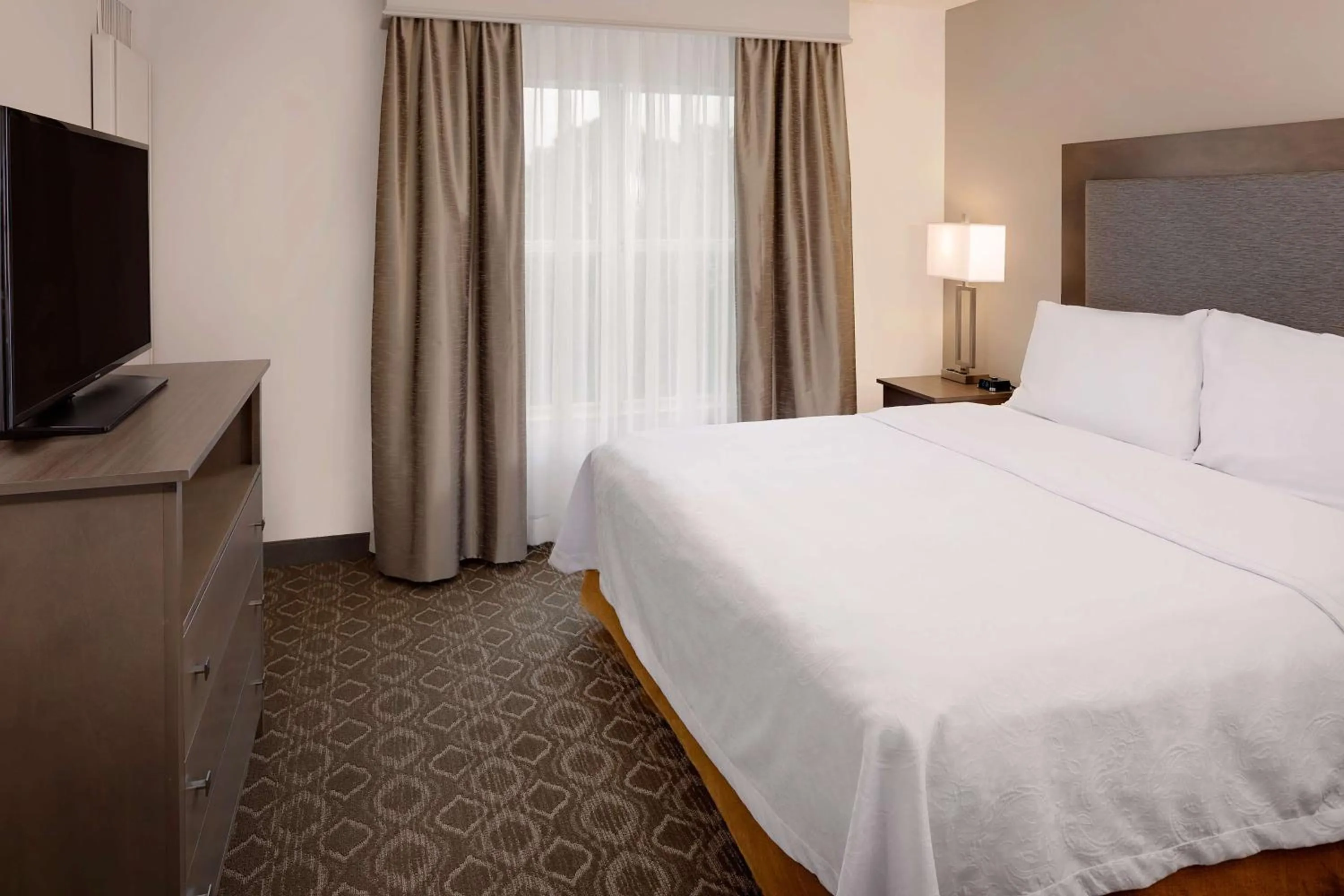 Bed in Homewood Suites by Hilton Orlando Maitland