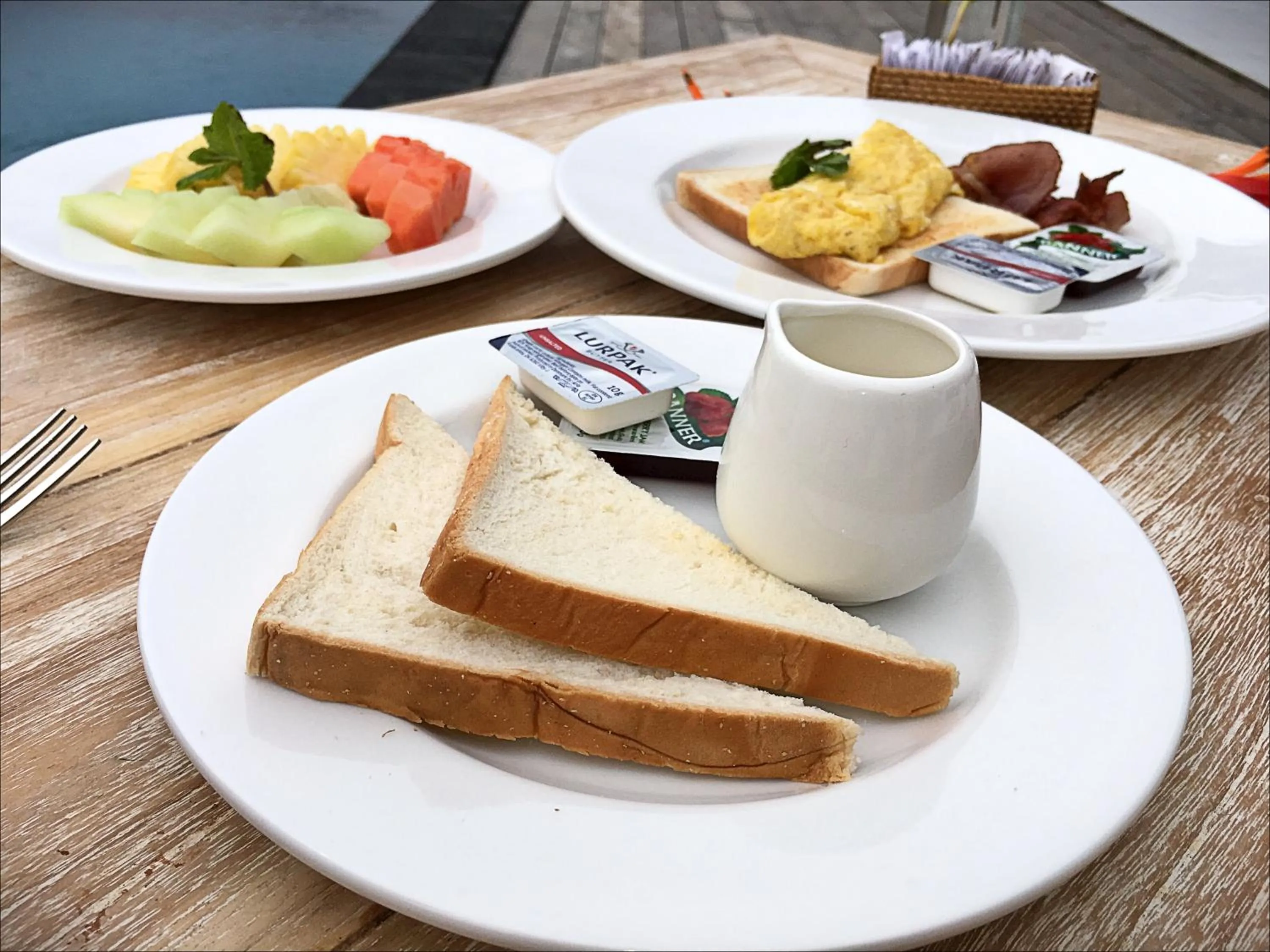 Continental breakfast in Lembongan Seaview