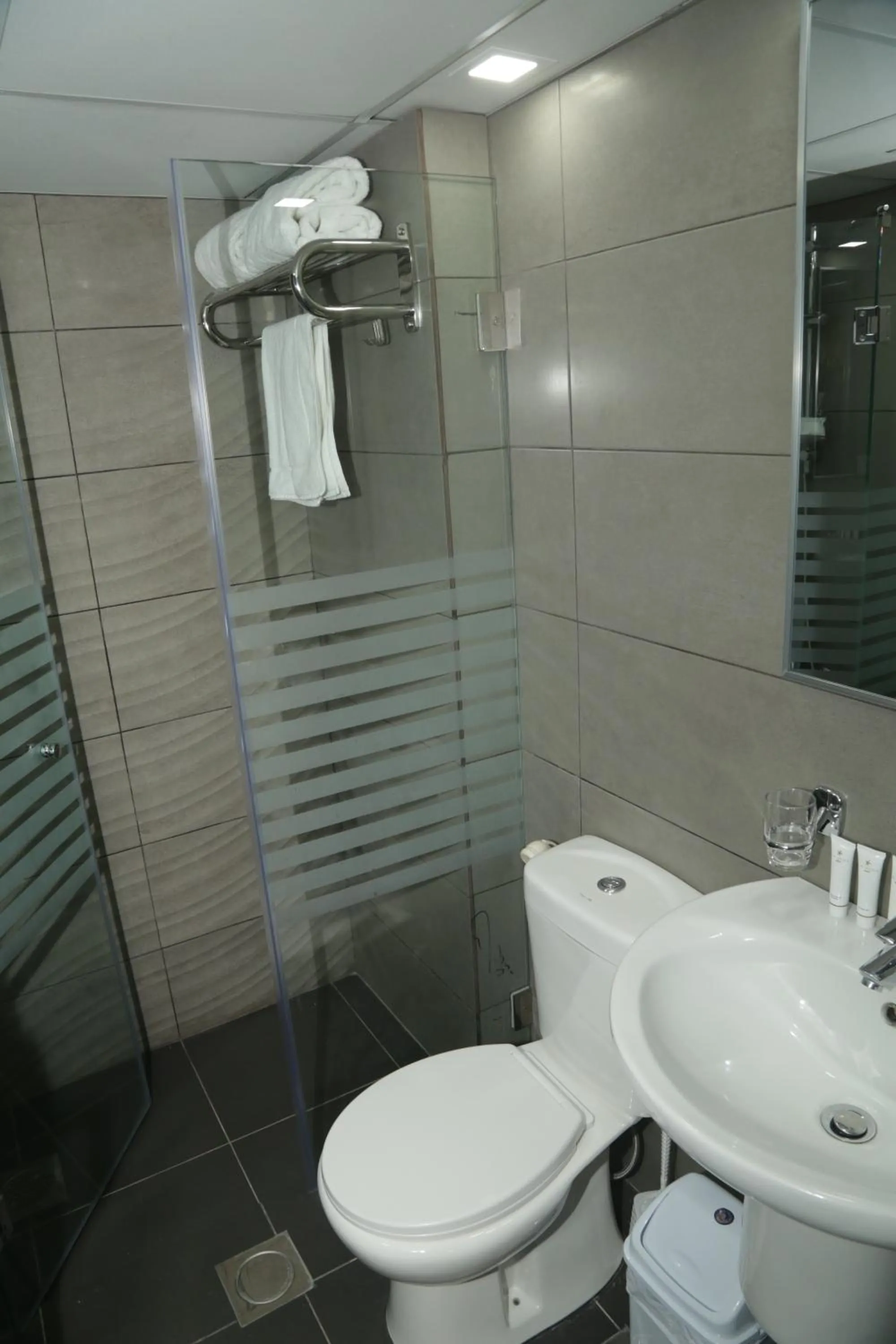 Shower in La Vida Suite