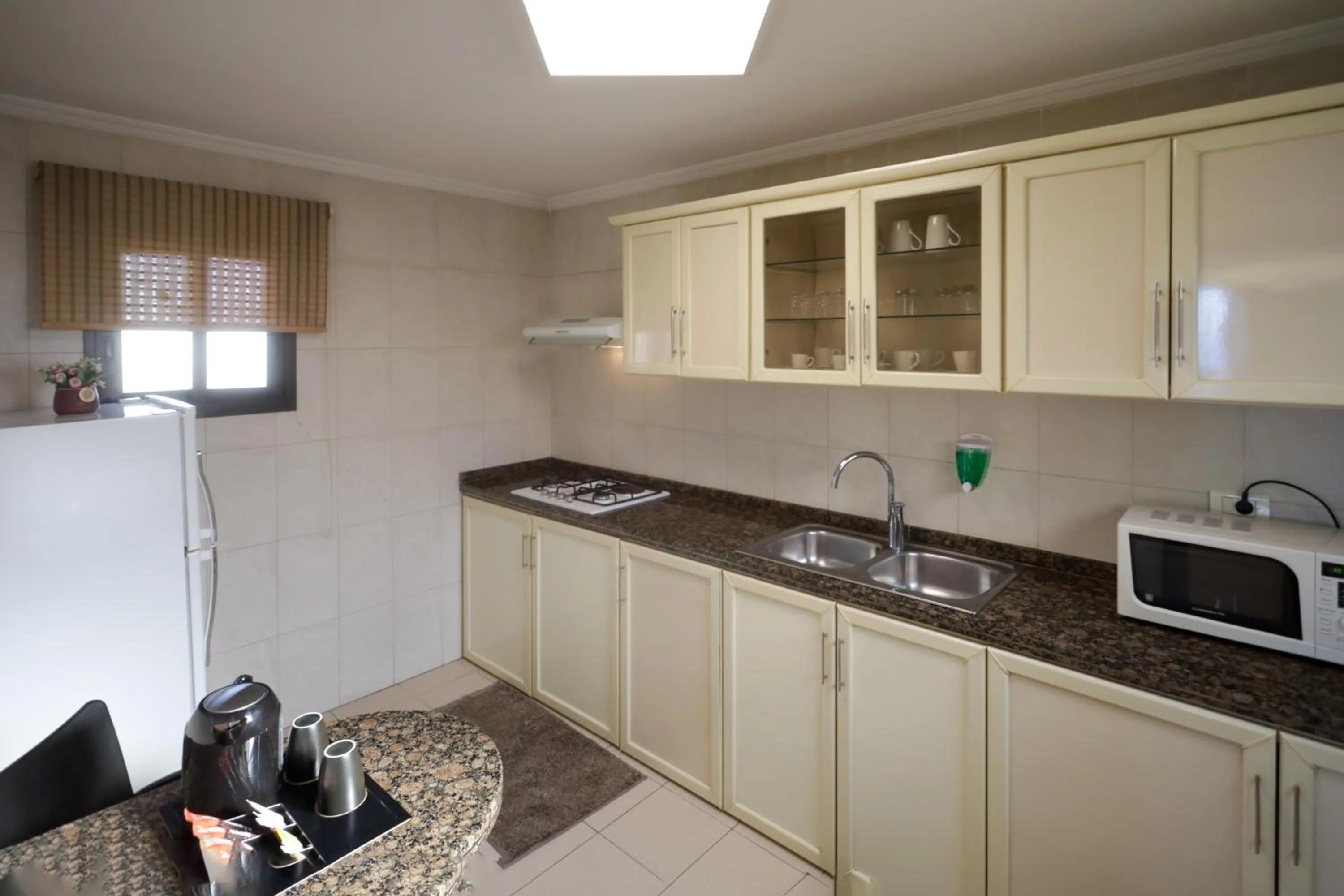 Kitchen or kitchenette in La Vida Suite