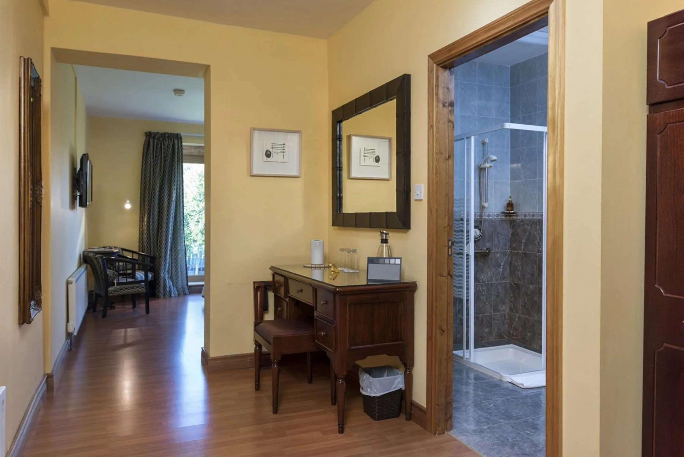 Photo of the whole room in Kilbree House B&B