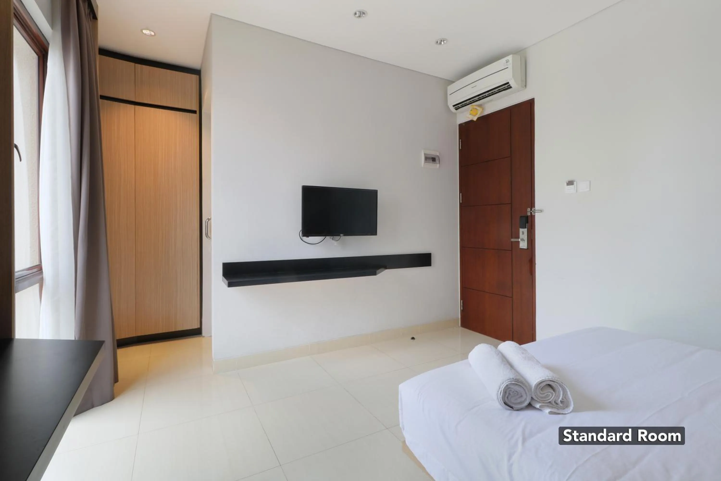 TV and multimedia, Bed in Plaza 54 Residence Jakarta