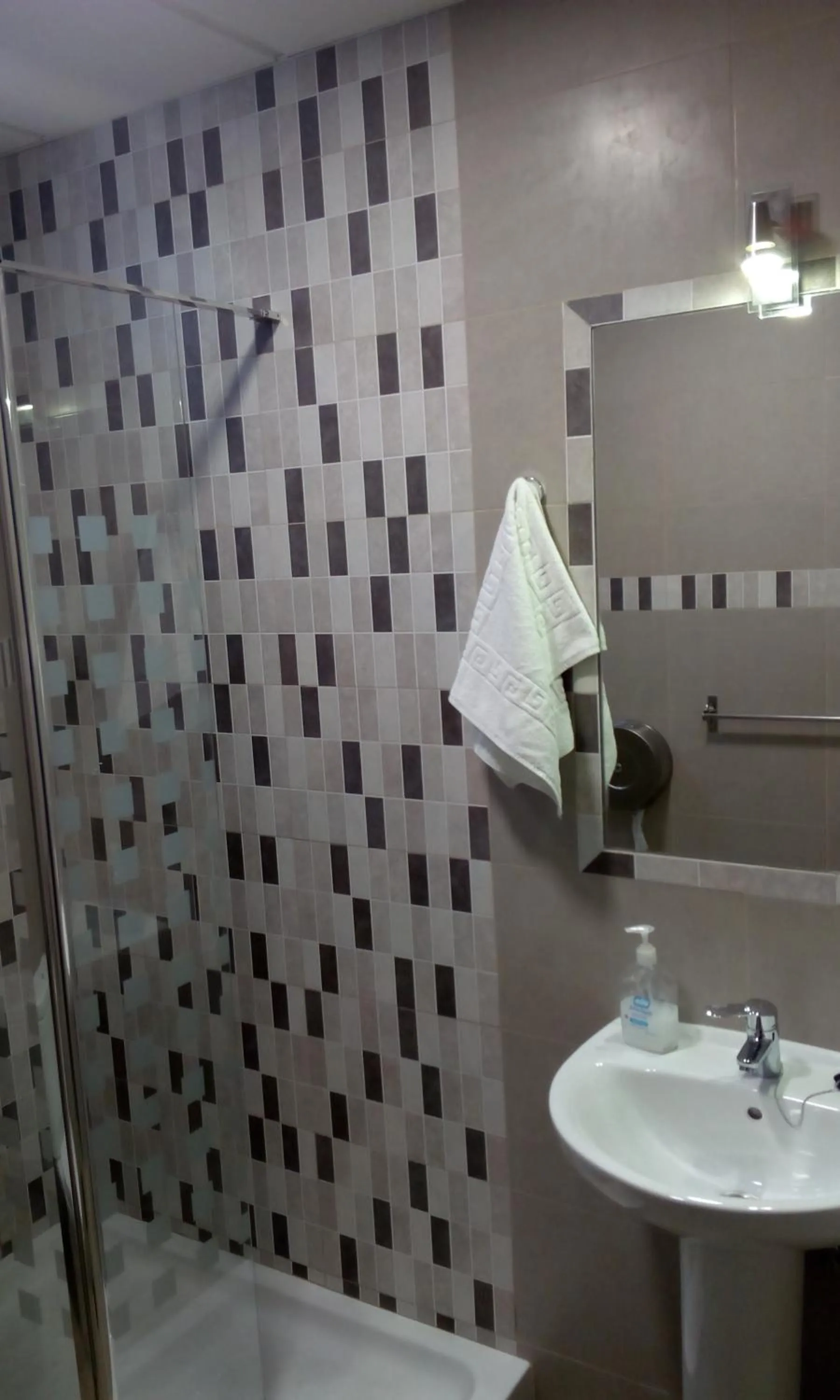 Bathroom in Pensión La Montoreña