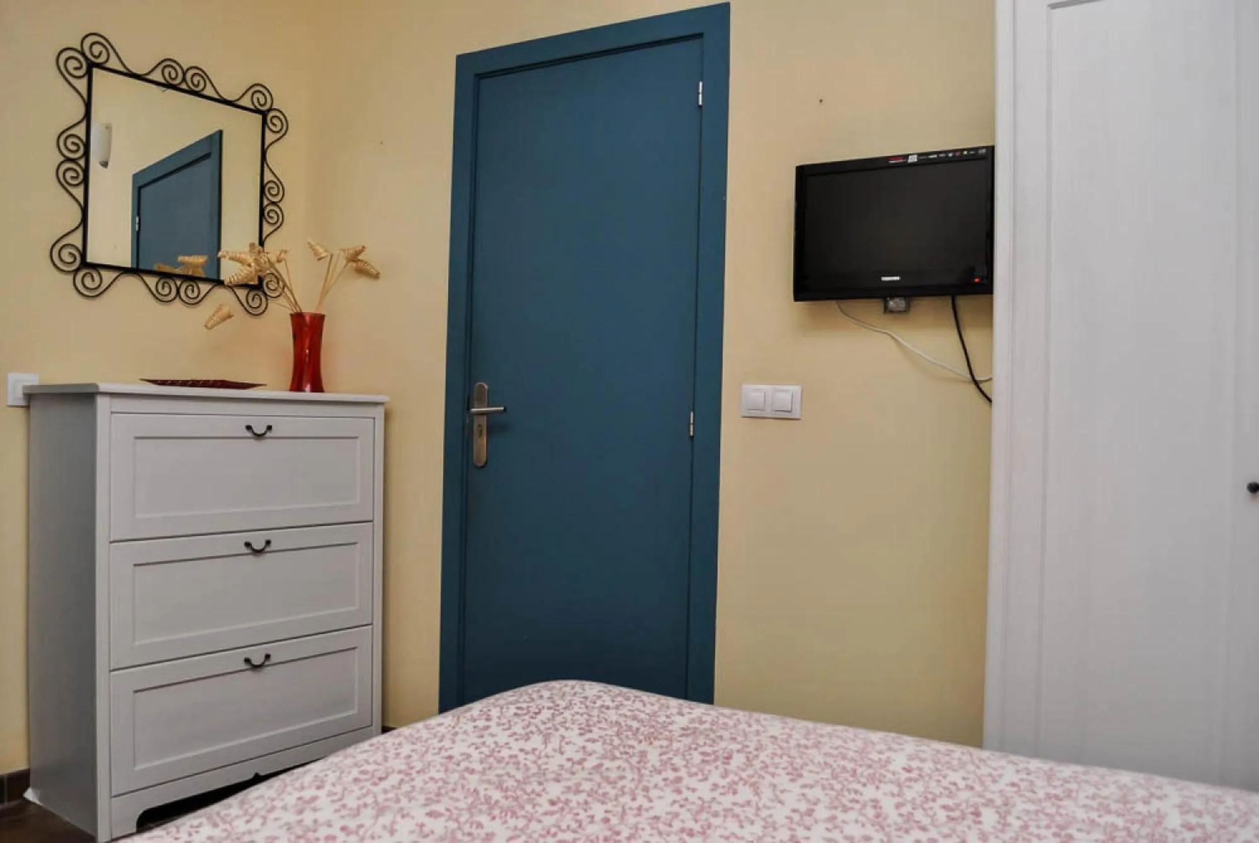 Bedroom, Bed in Pensión La Montoreña