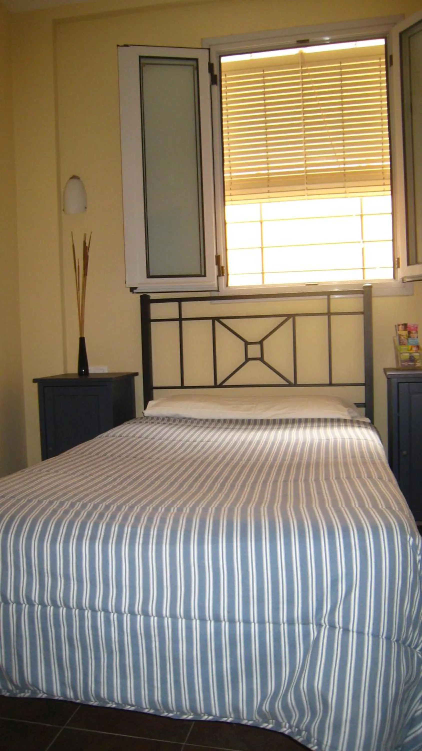 Bed in Pensión La Montoreña