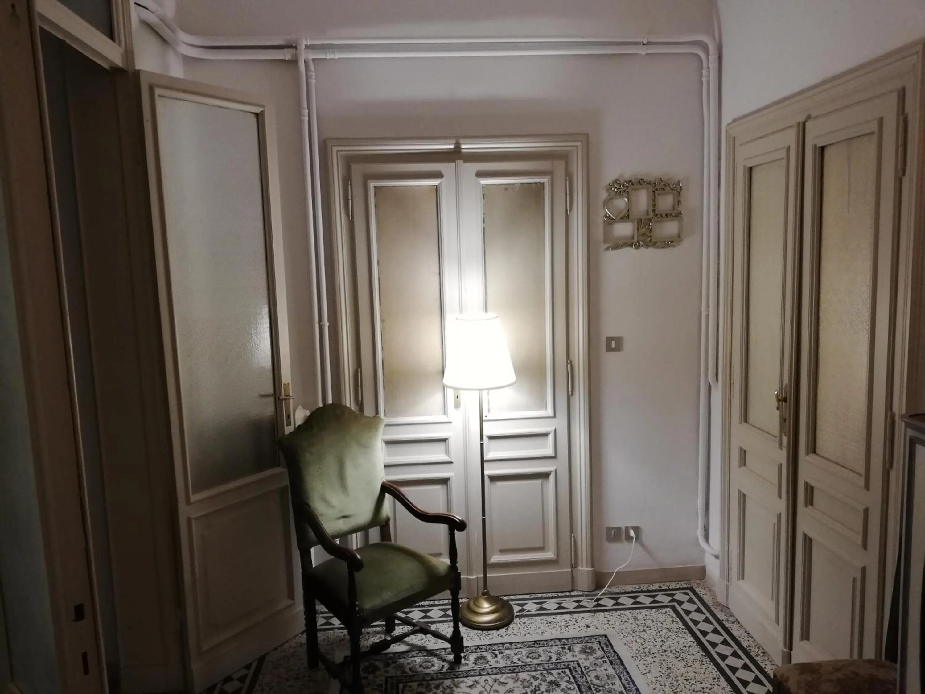 Decorative detail in Residenza Rubbiani - Fermata Fiera e Rizzoli