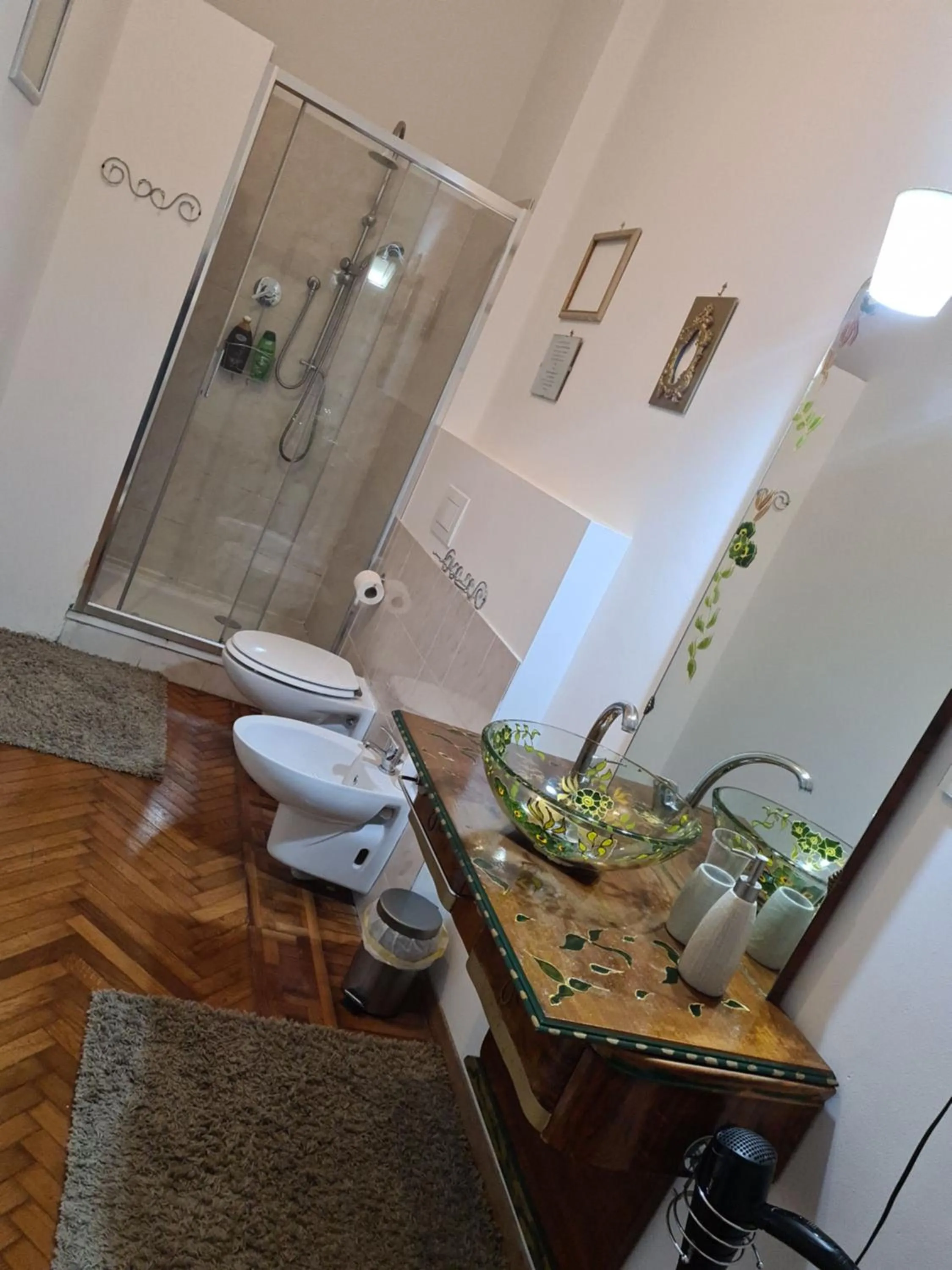 Shower in Residenza Rubbiani - Fermata Fiera e Rizzoli