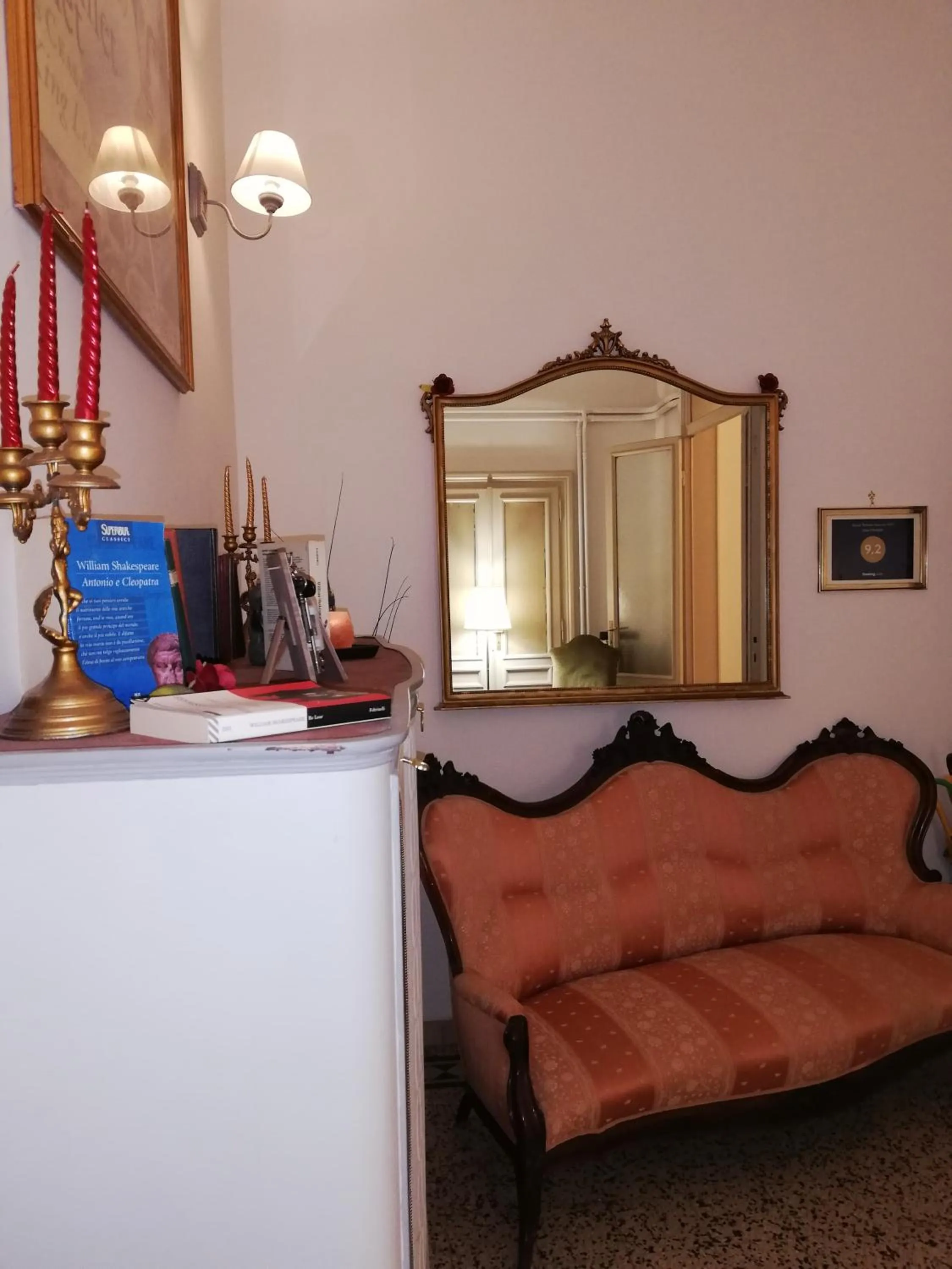 Decorative detail in Residenza Rubbiani - Fermata Fiera e Rizzoli