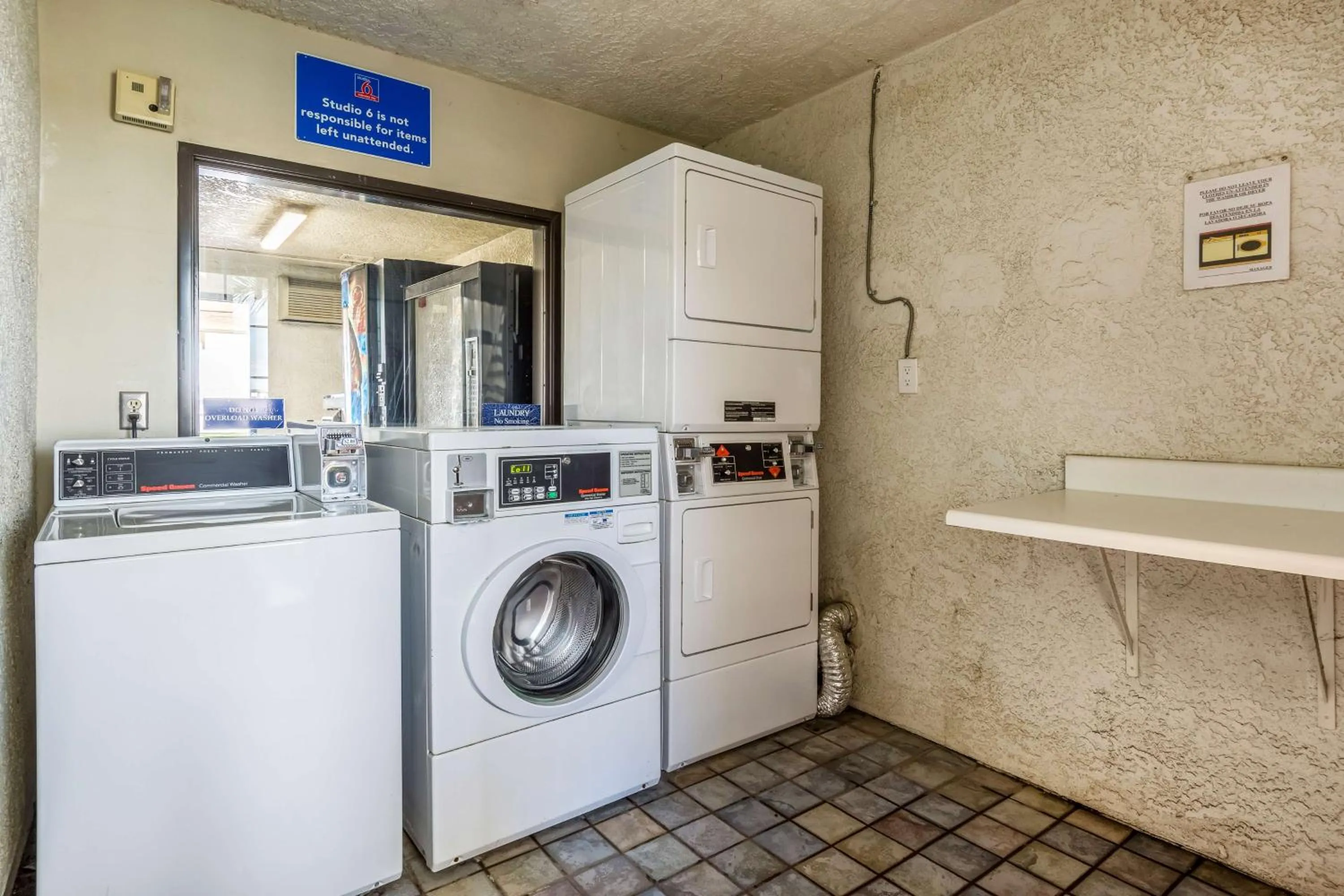 laundry in Studio 6-Buttonwillow, CA