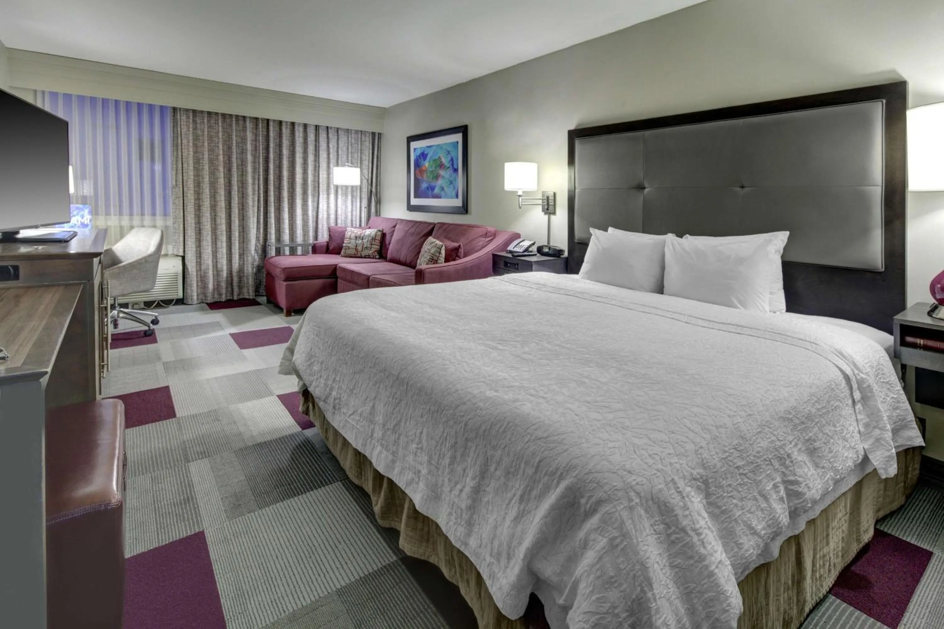 Living room, Bed in Hampton Inn Miami-Coconut Grove/Coral Gables